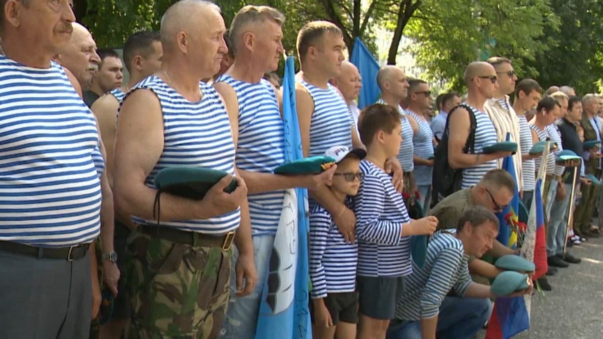 Со сквера Воинов-десантников в Йошкар-Оле началось празднование Дня ВДВ