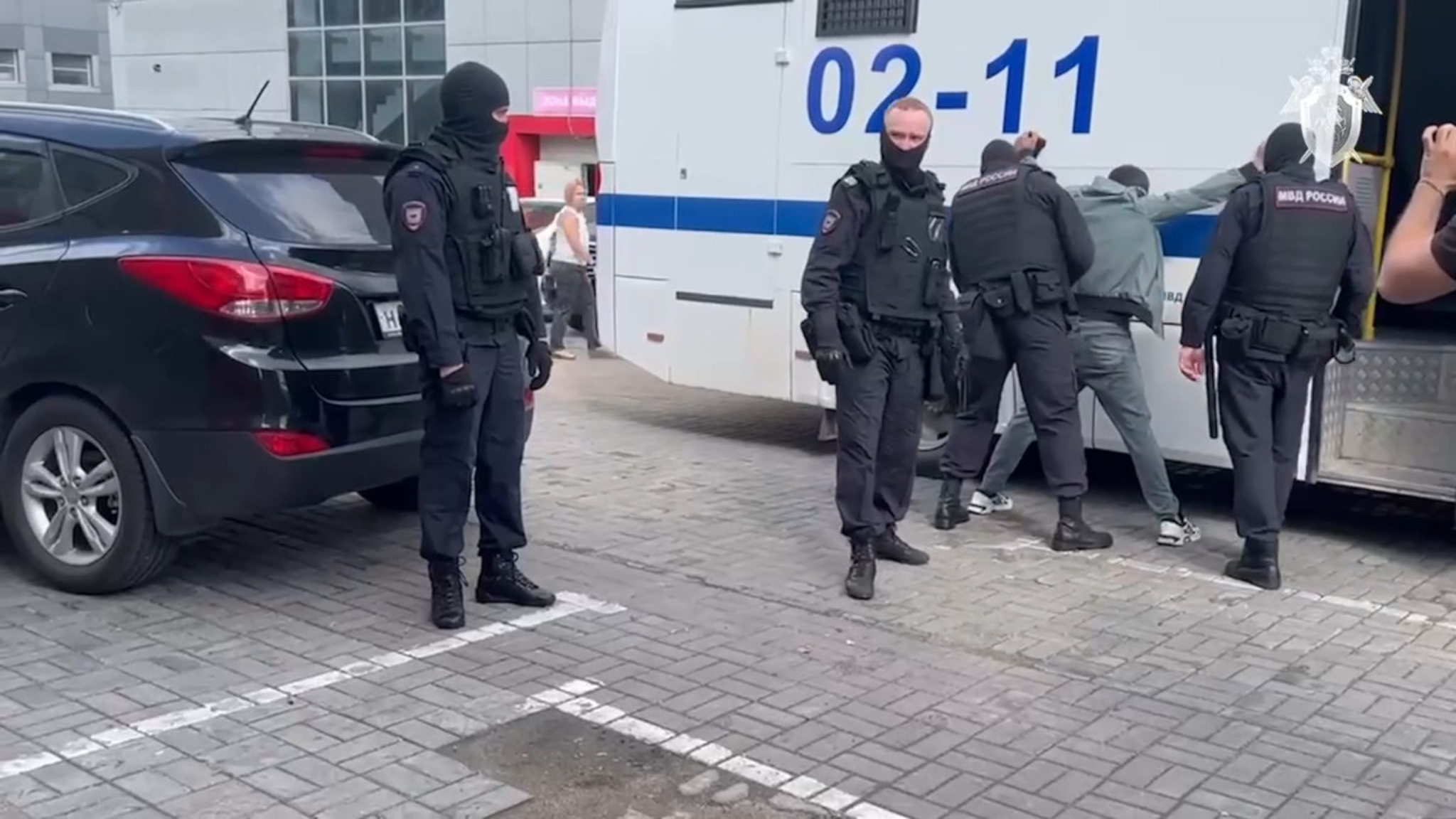 В Москве выявили преступную группу, незаконно оформлявшую мигрантов
