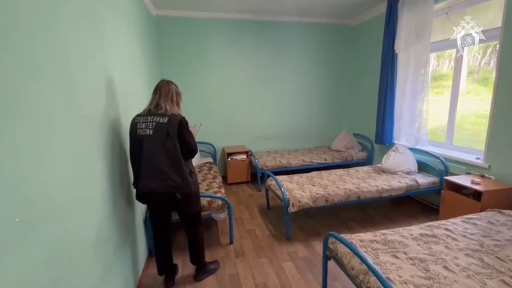 СК показал кадры из лагеря, где был избит 15-летний мальчик