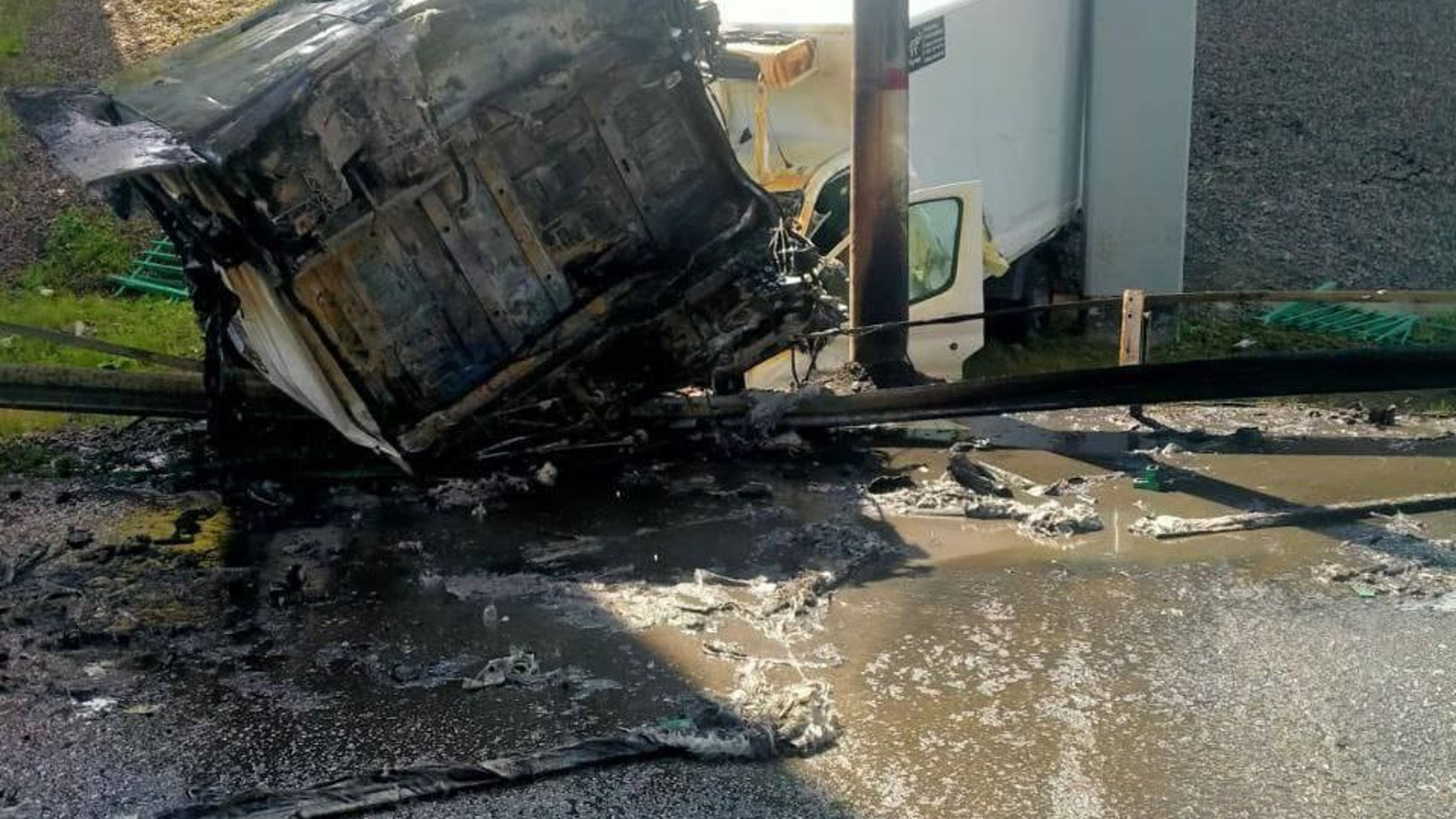 Бензовоз устроил огненное ДТП на подмосковной трассе