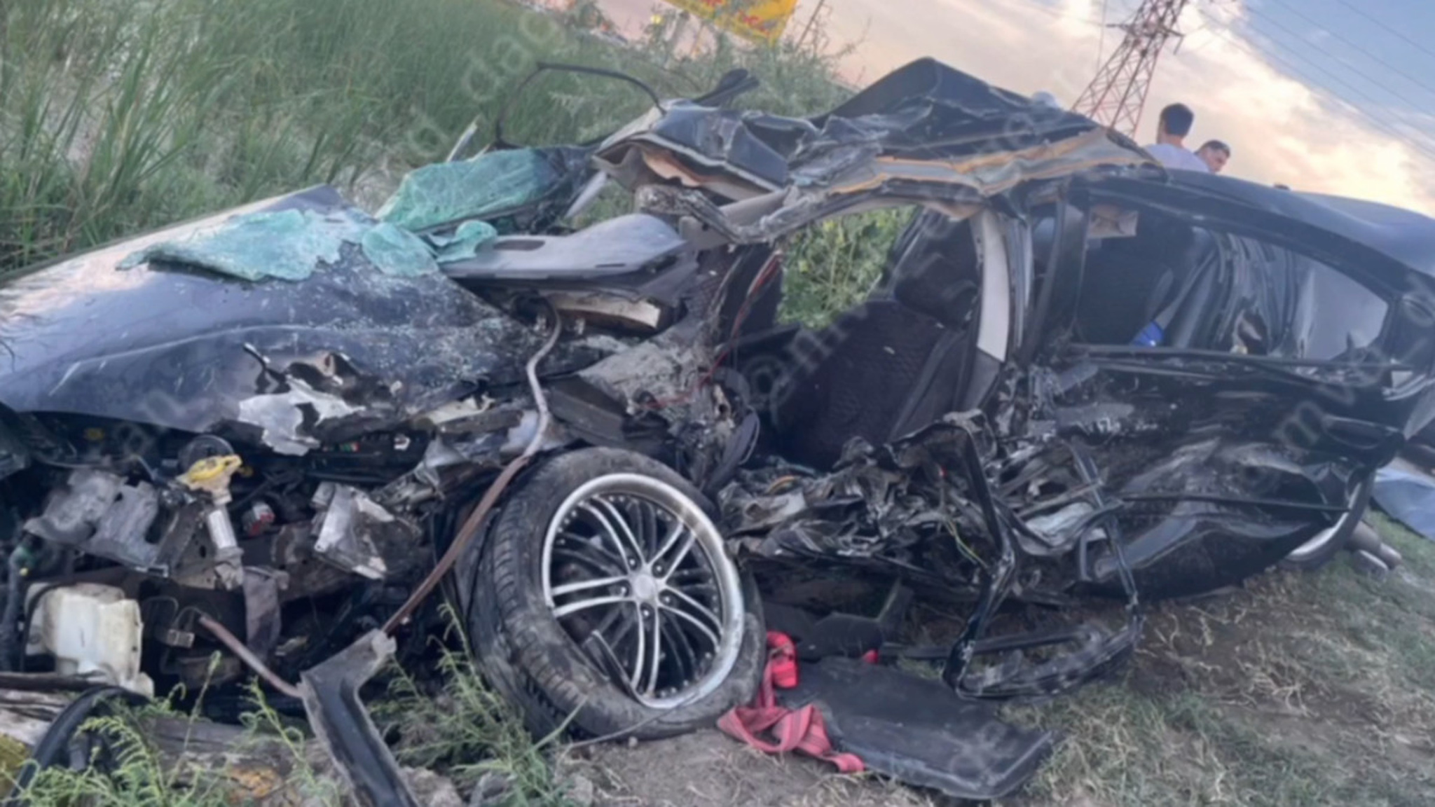 Дагестанские полицейские сняли место смертельной аварии в Кизляре