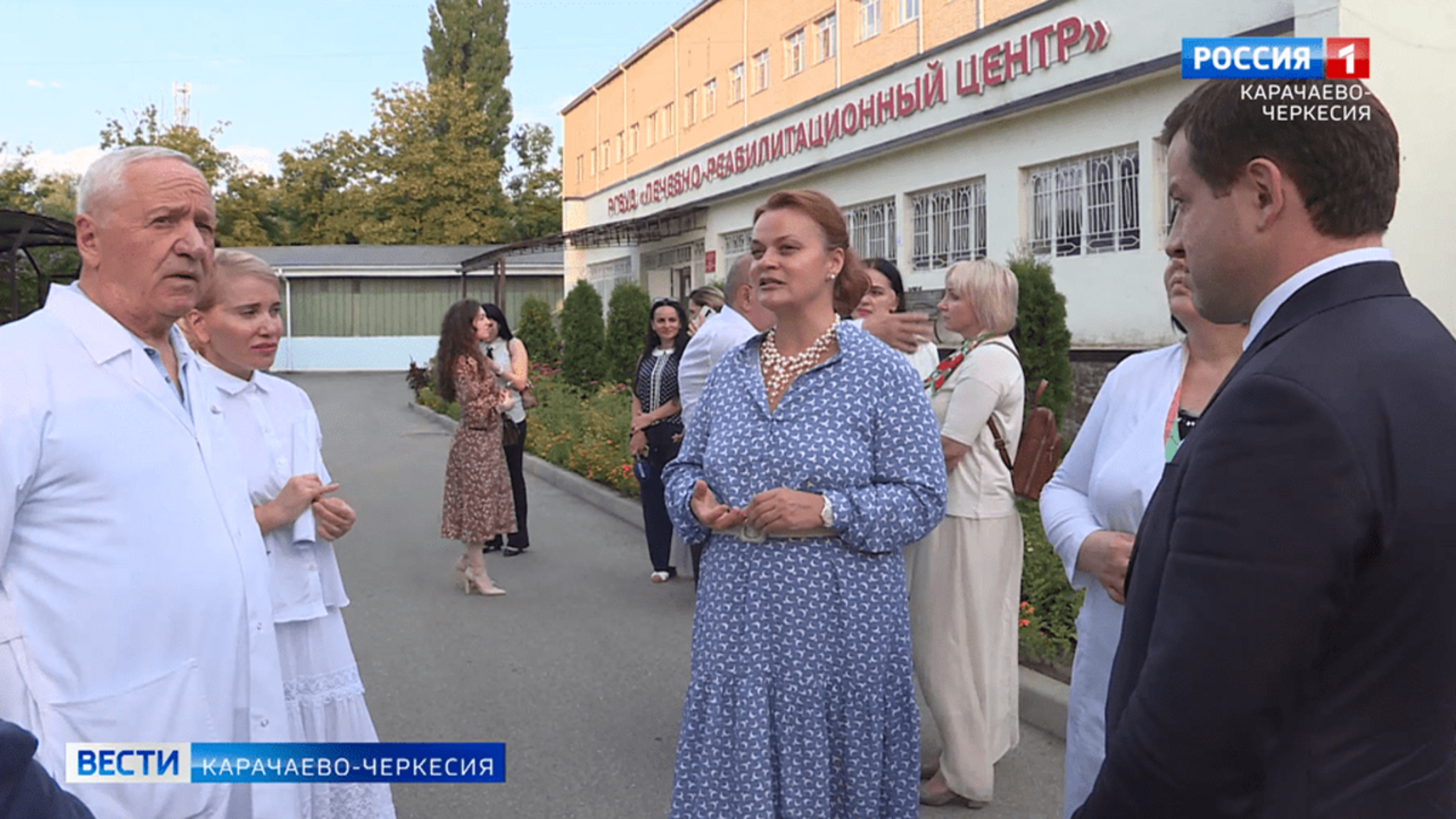 Председатель фонда "Защитники Отечества" Анна Цивилева посетила лечебно-реабилитационный центр в Черкесске
