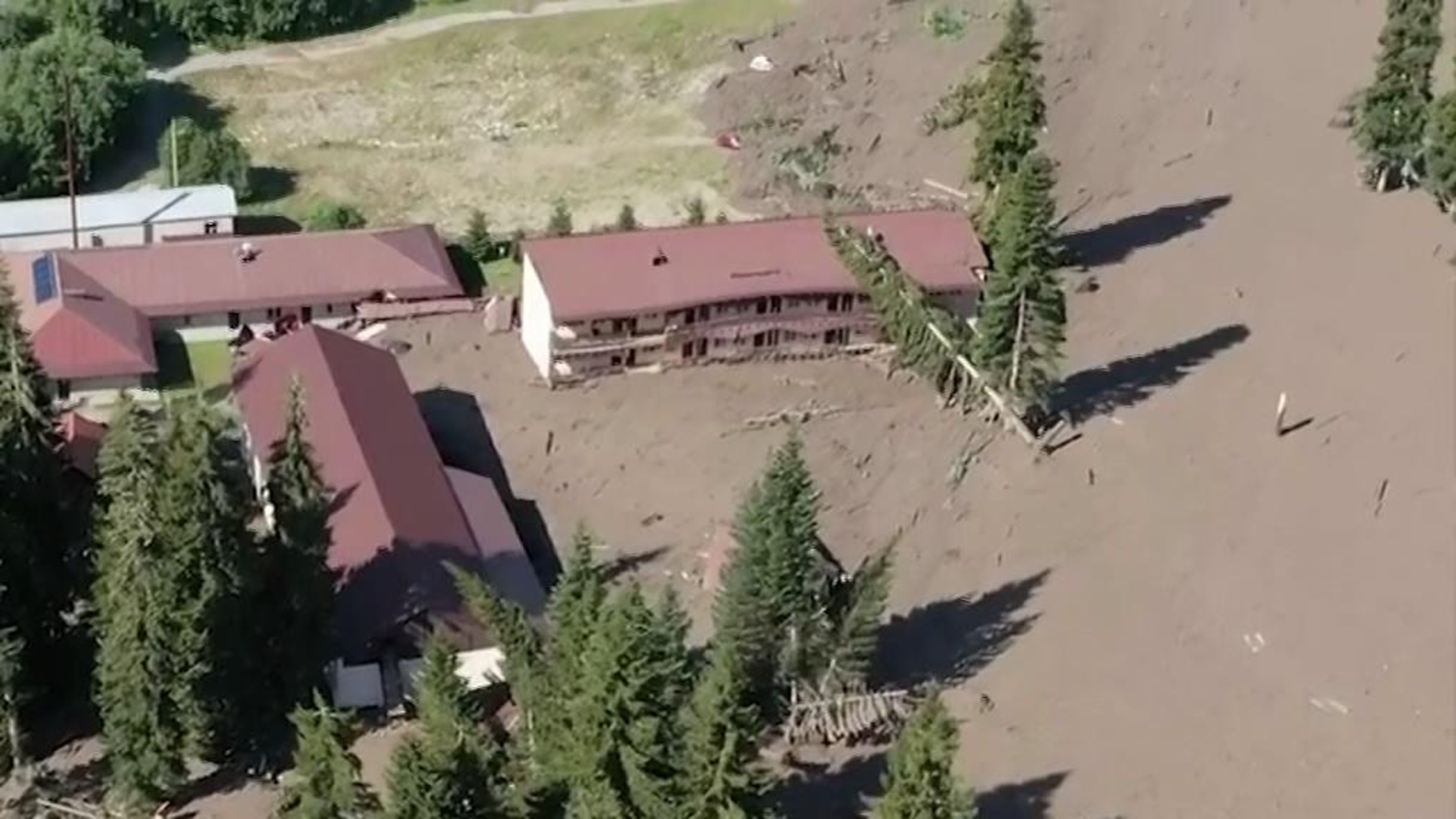 В Грузии объявлен траур по погибшим при сходе оползня
