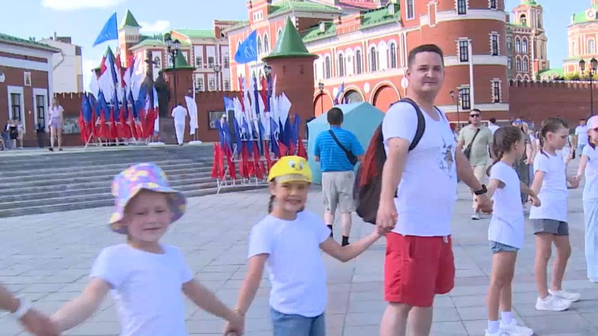 Гастрофестиваль, ретроавтомобили, "Винтаж" и Ольга Кормухина: Йошкар-Ола отметила День города