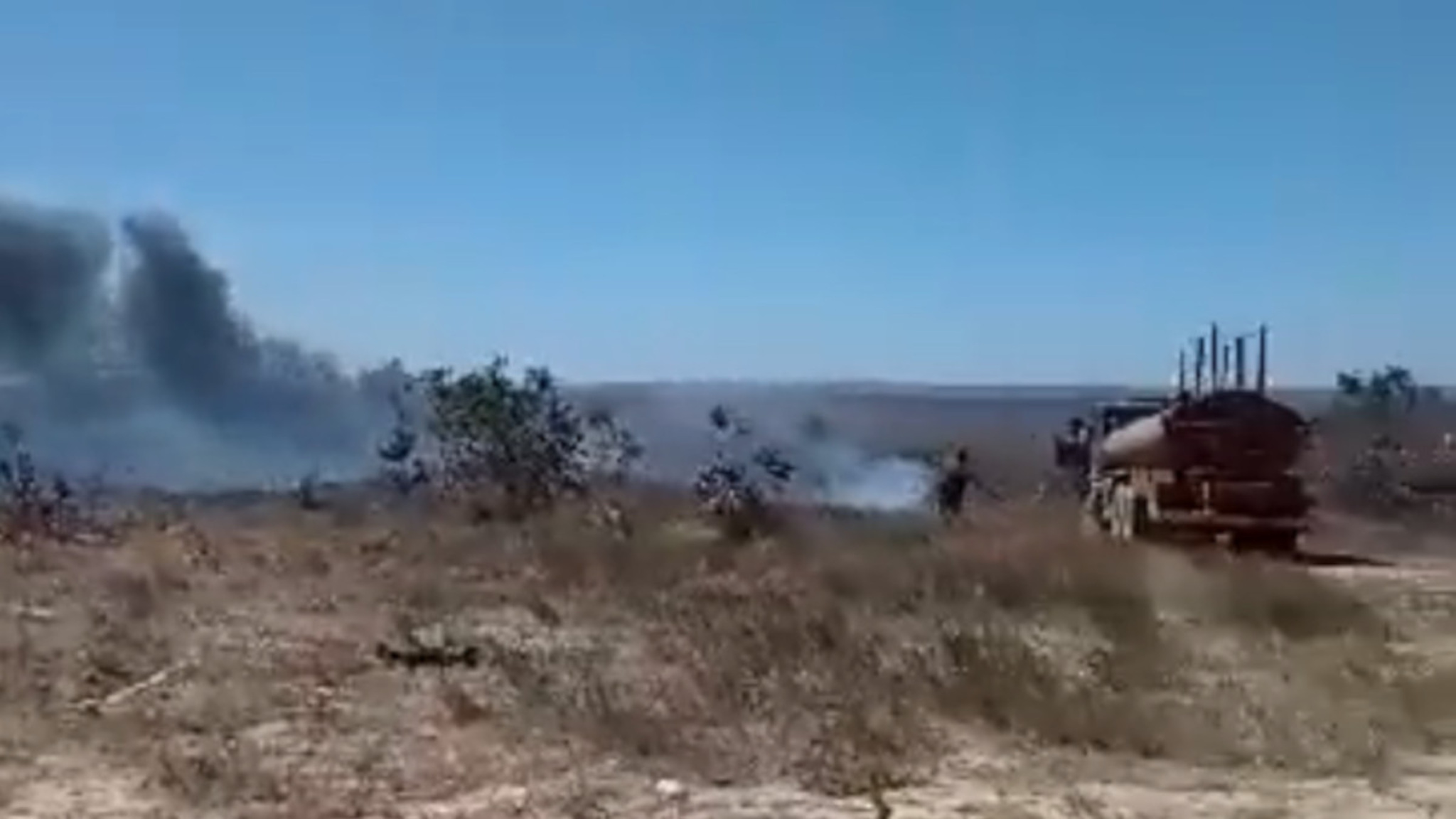 В Сети появились кадры с места падения военного вертолета в Бразилии