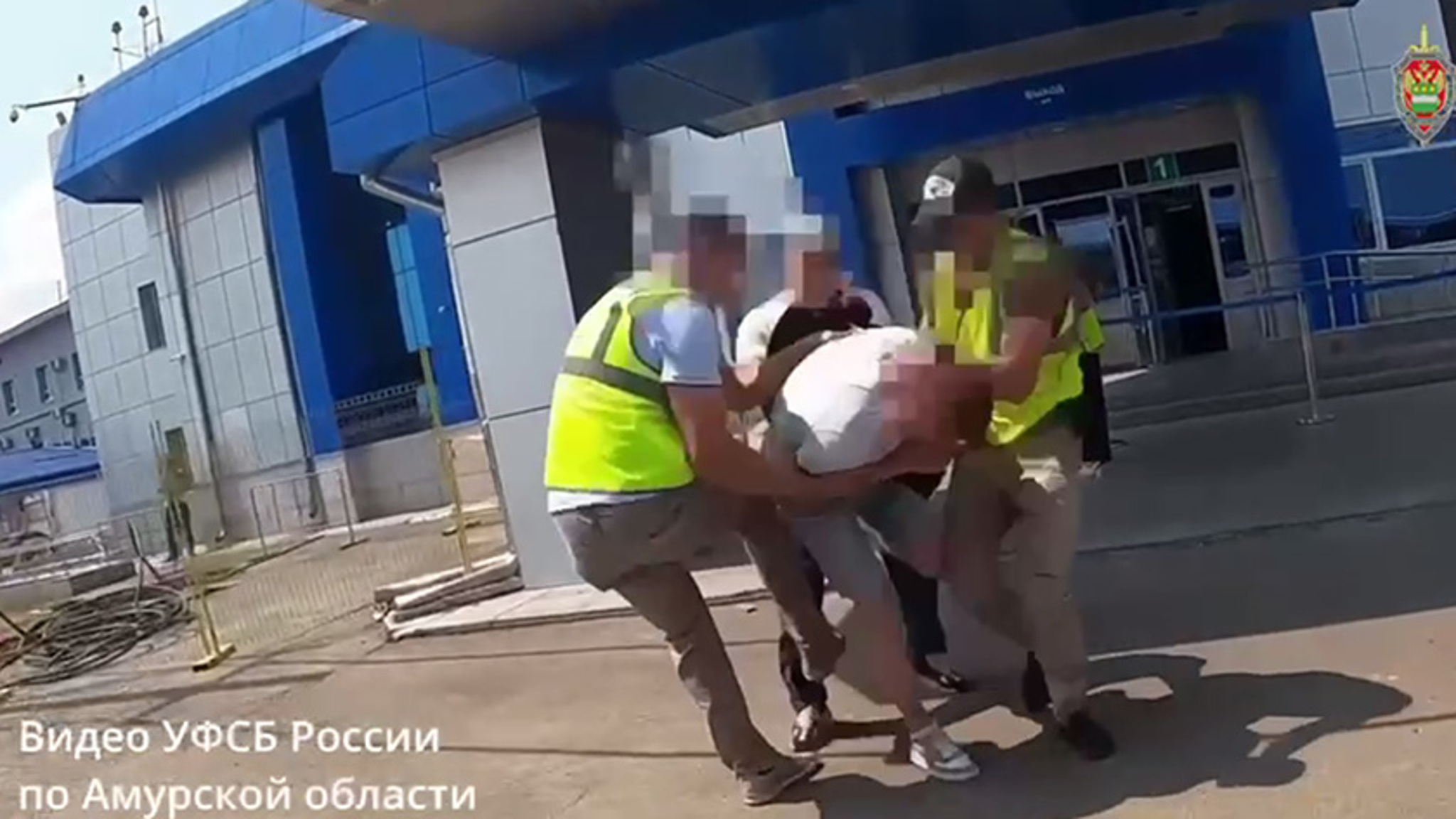 В аэропорту Благовещенска скрутили амурчанина за госизмену