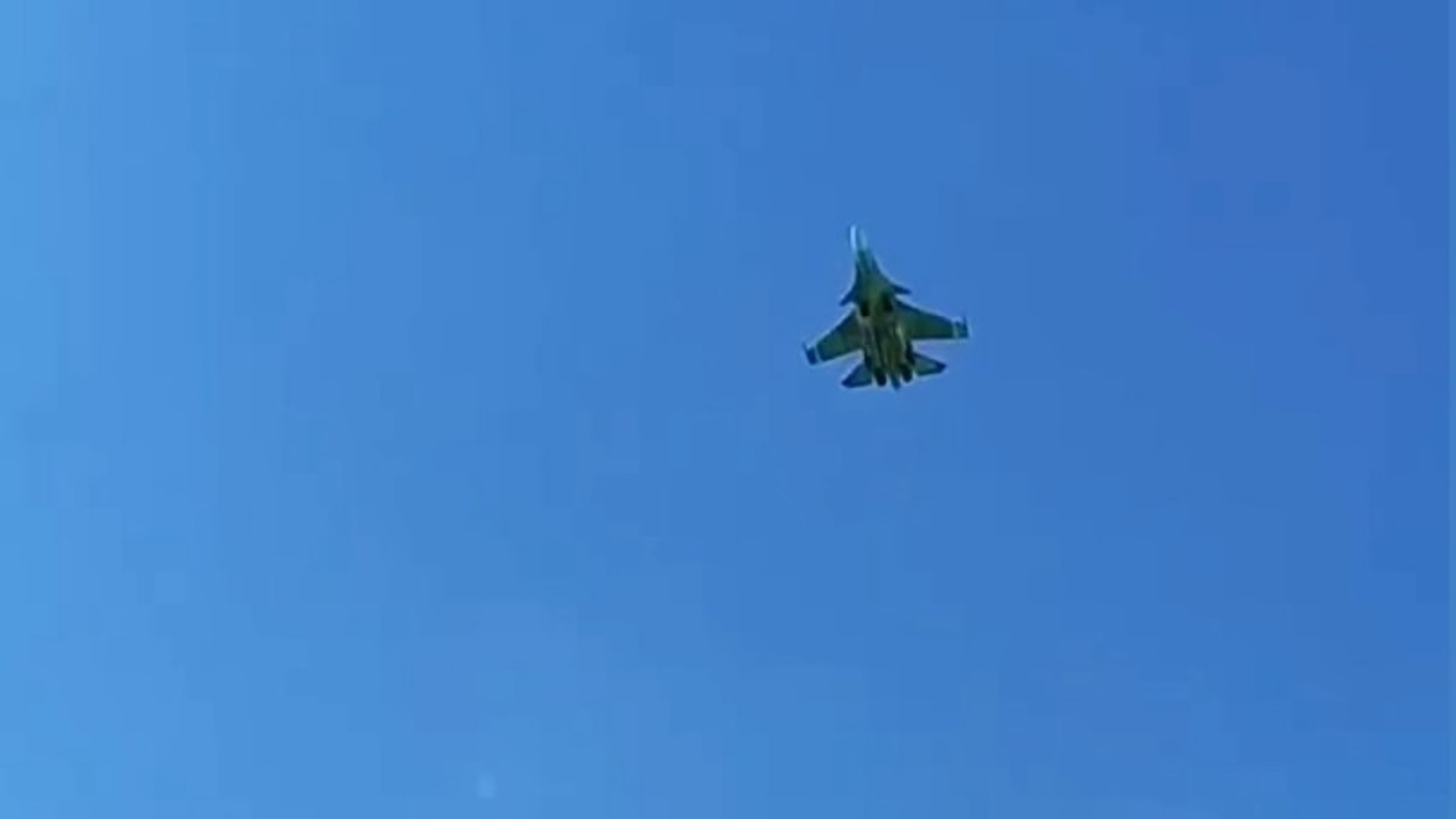 Крушение истребителя под Калининградом сняли на видео