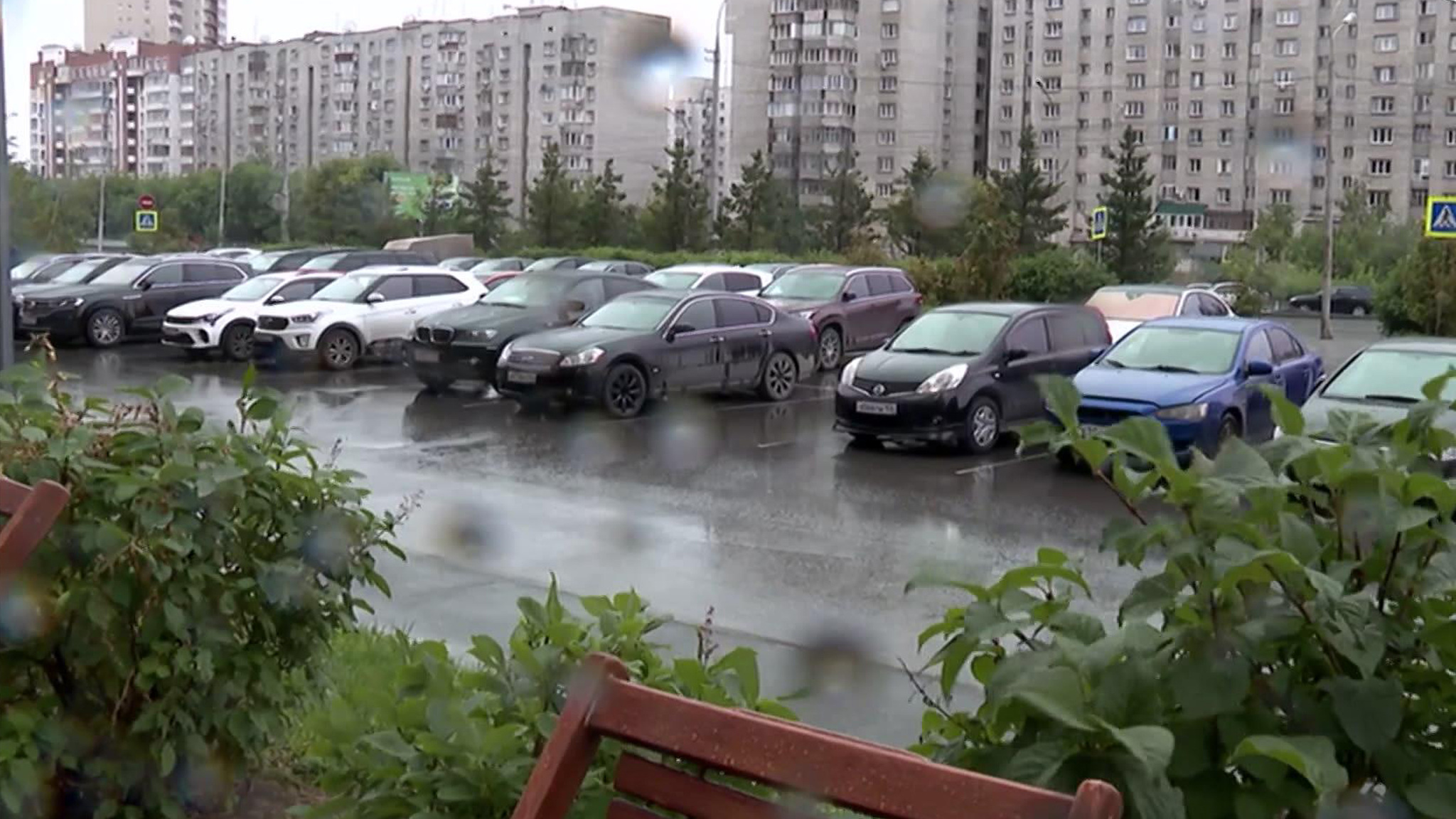 В Новосибирске покушение киллера попало на камеры наблюдения