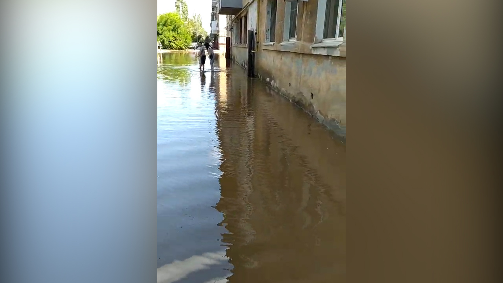 Жители Волгограда показали последствия коммунальной аварии
