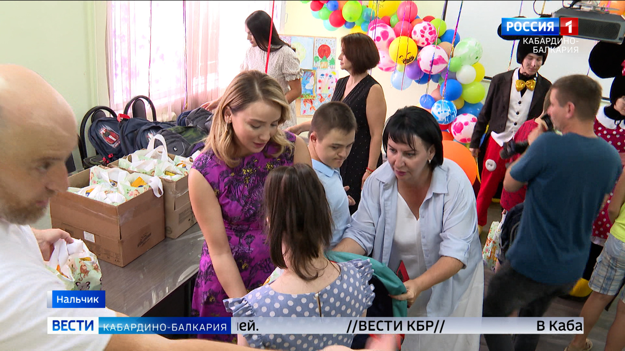 Лиана Кокова посетила спортшколу "Нальчик". с подарками для детей с ОВЗ