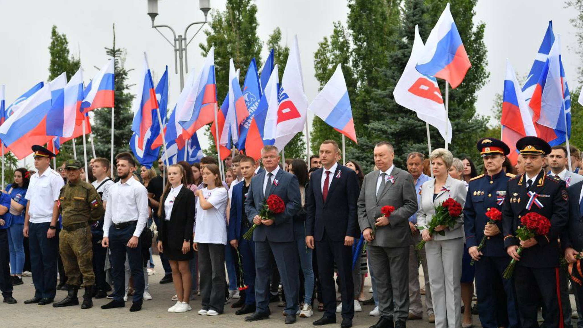 На Соколовой горе прошло торжественное мероприятие, посвященное Дню Государственного флага