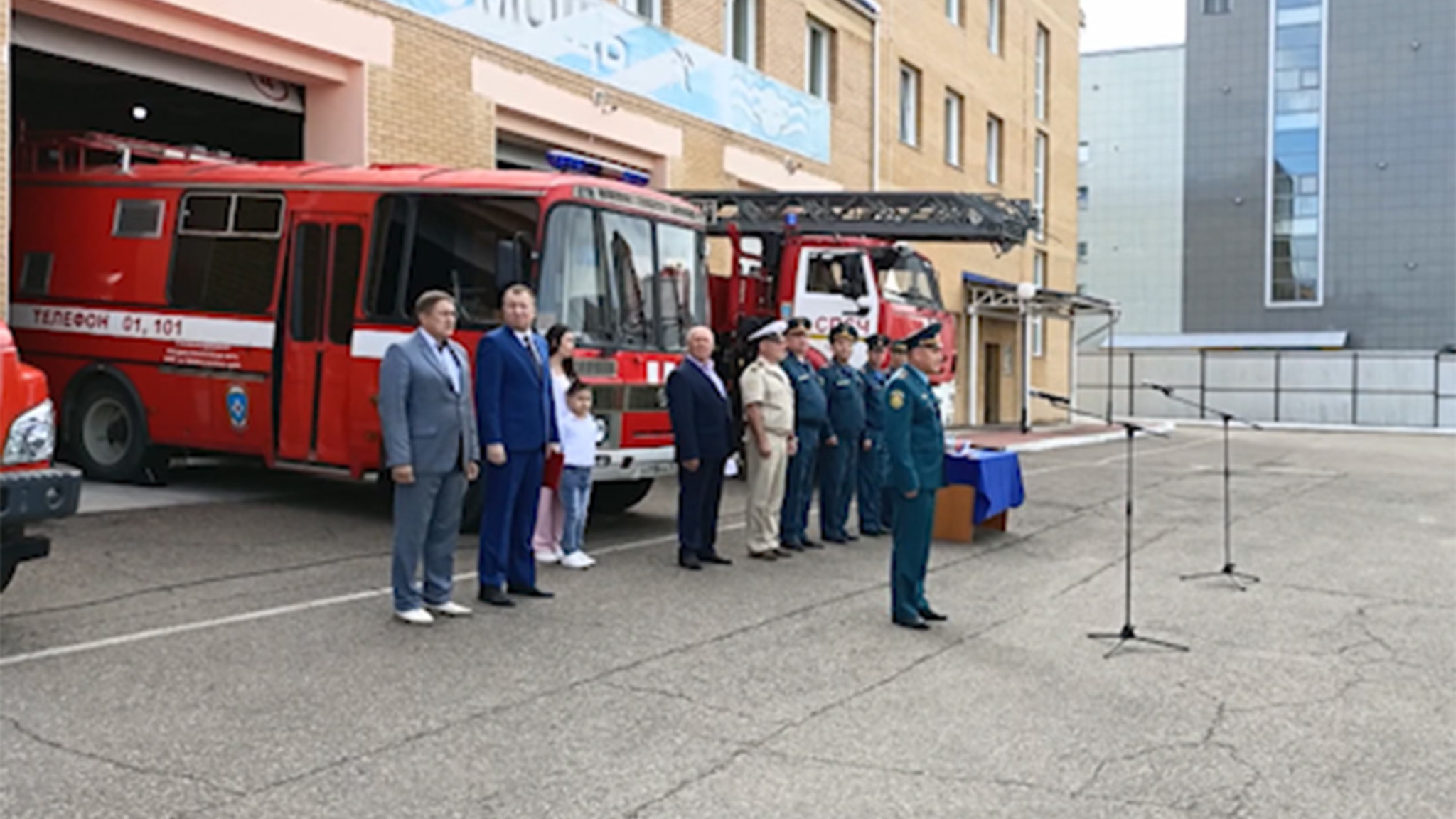 Торжественное собрание в День флага России прошло у сотрудников МЧС Забайкалья