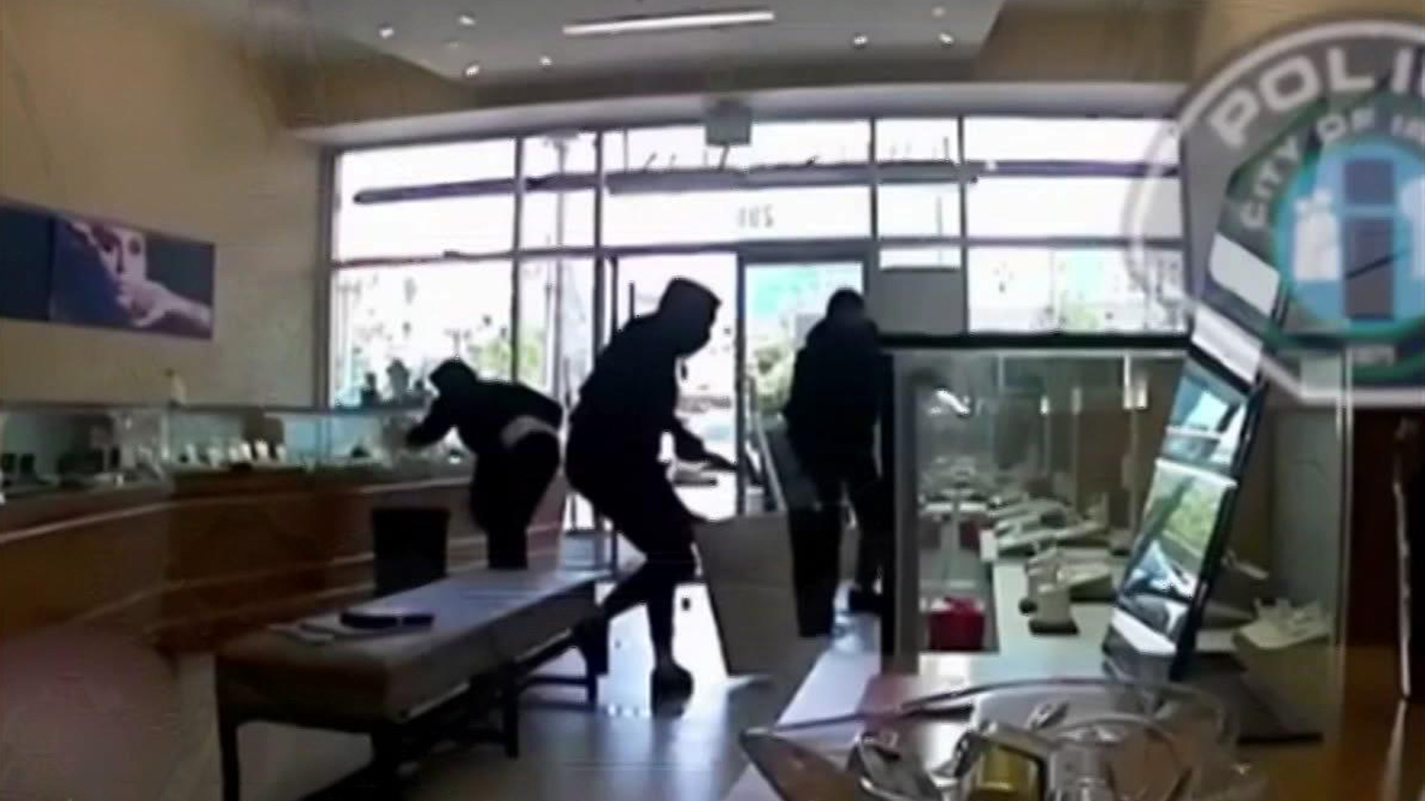 Тащат с полок: в Великобритании и США настоящий вал воровства