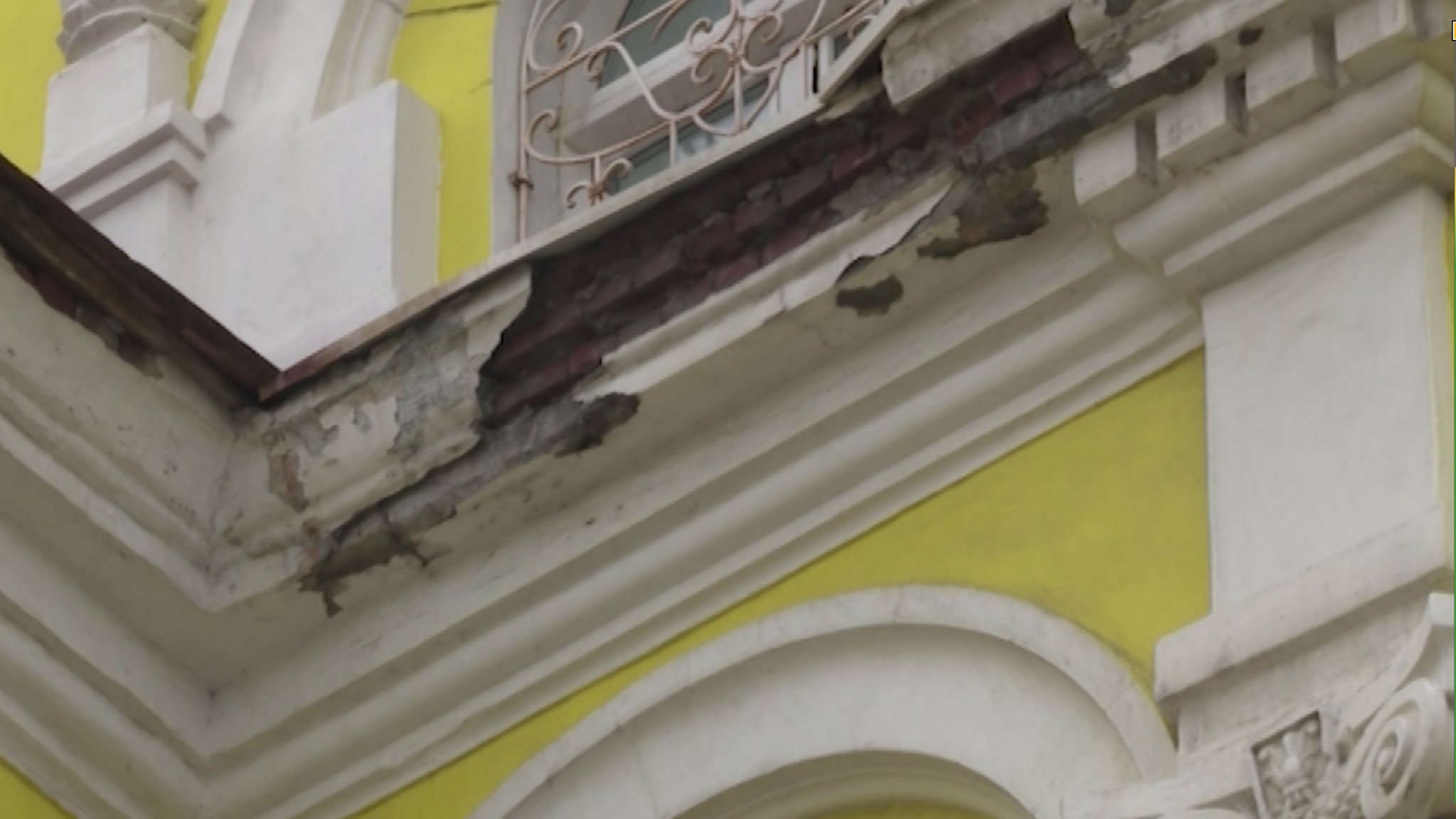 В Норильске впервые за много лет обновляют фасады исторических зданий