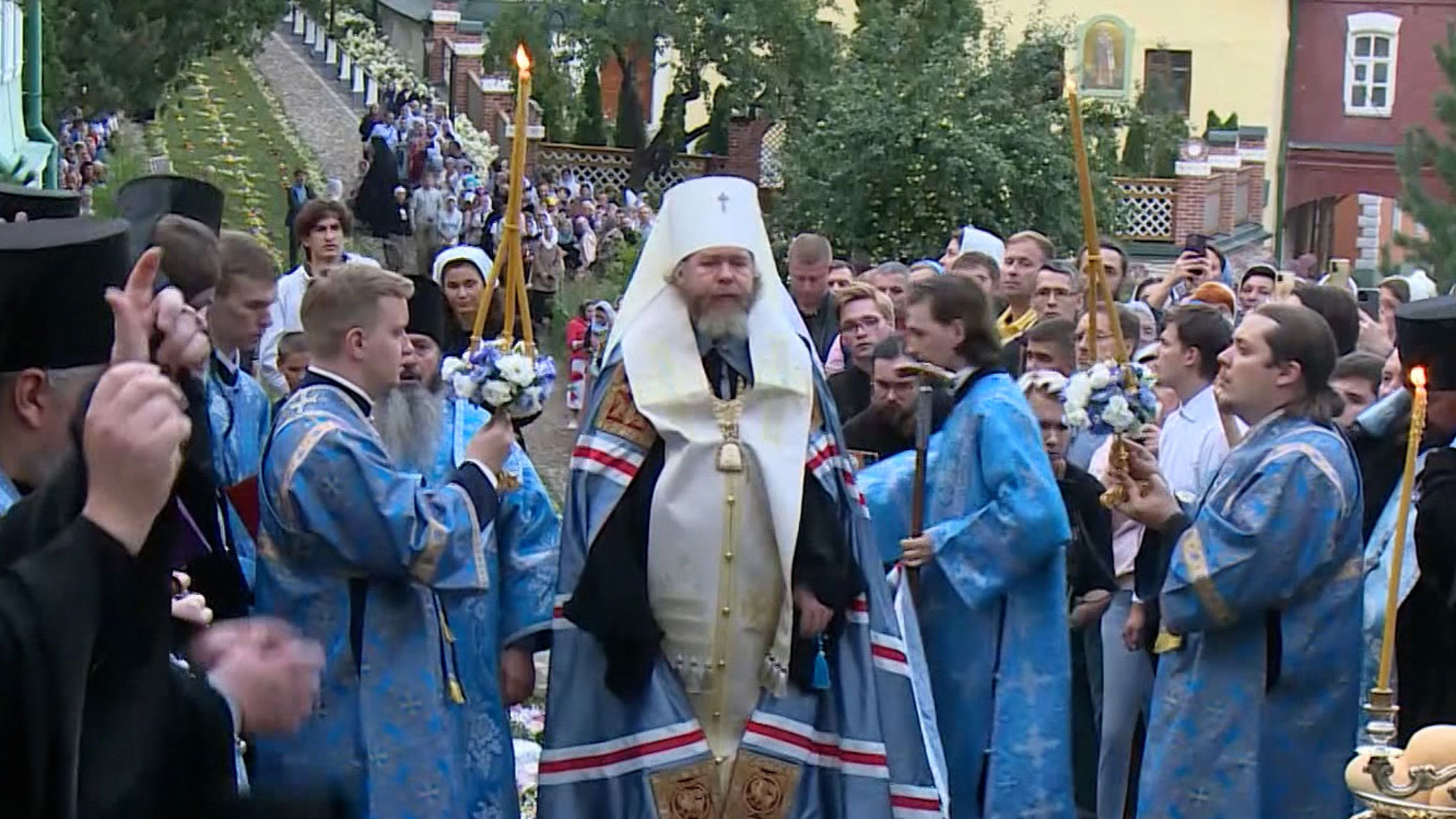 Свет веры в самые тяжелые времена: 550-летие Псково-Печерского монастыря