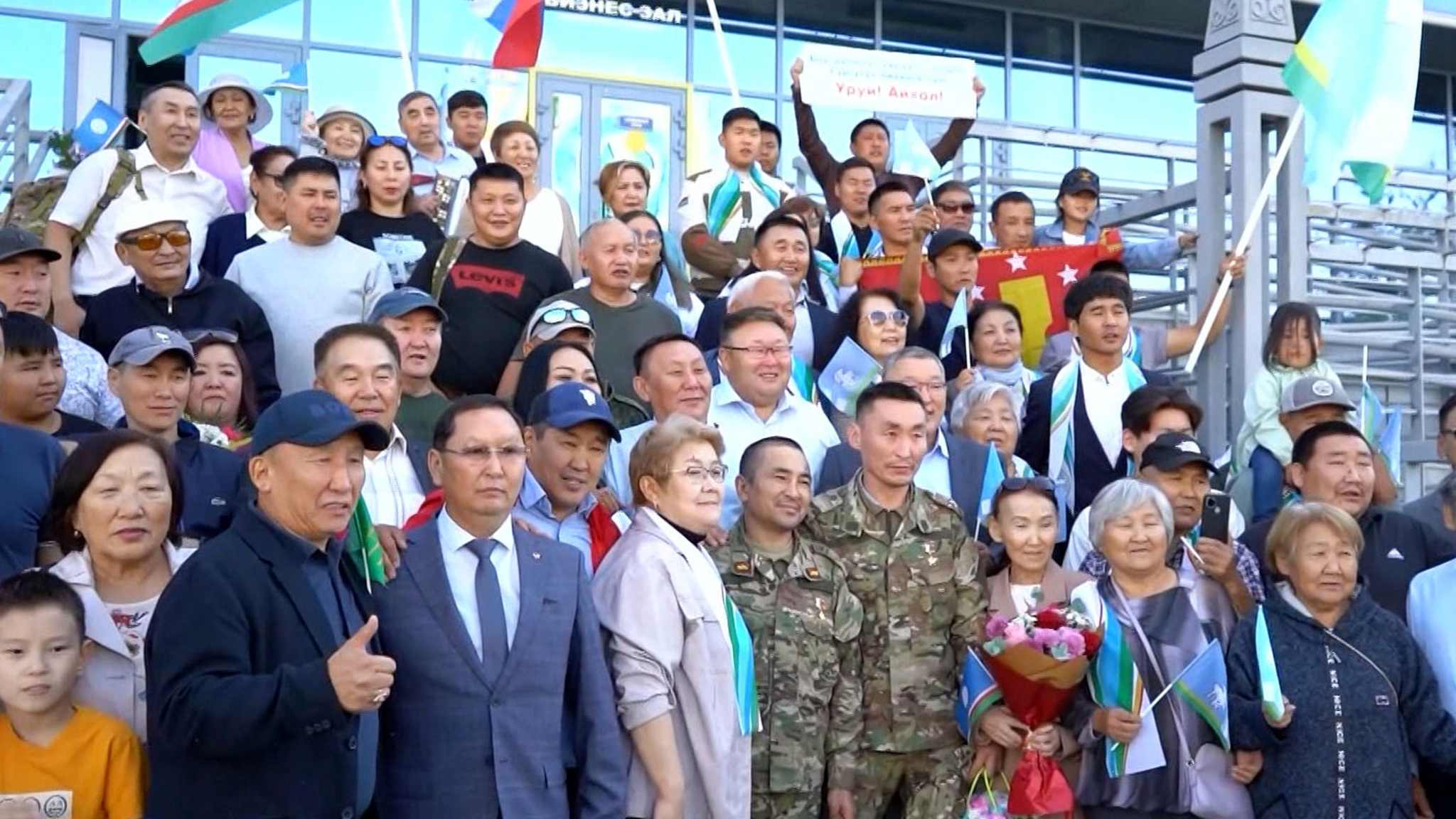 Уничтожившие колонну ВСУ танкисты вернулись на малую родину в отпуск