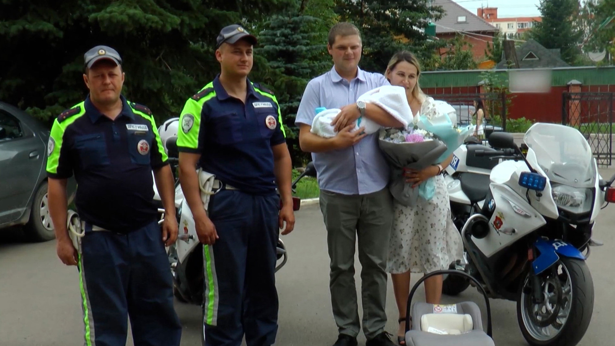 Автоинспекторы с мигалками помогли роженице, опаздывающей в больницу