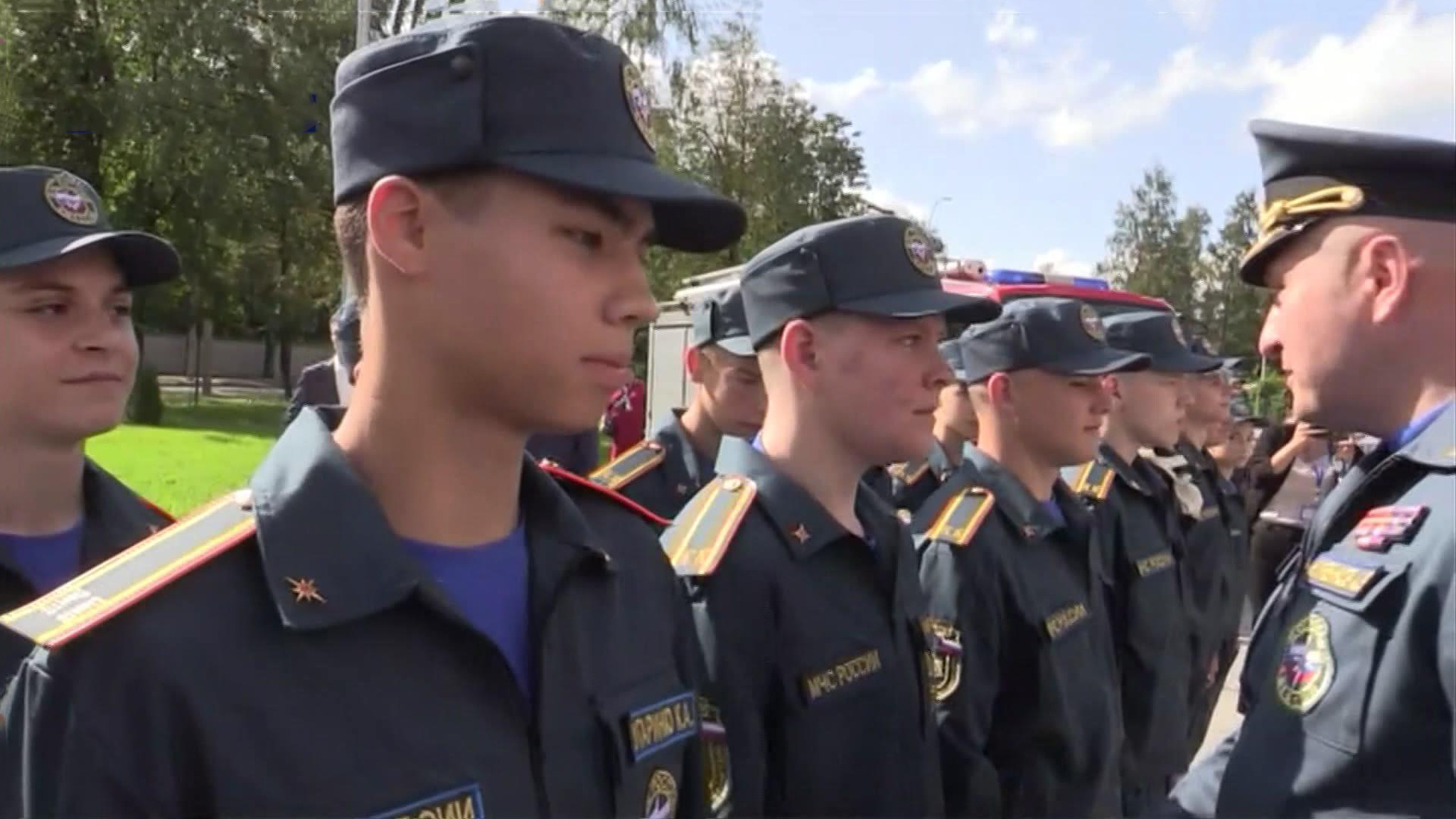 Юные спасатели первыми начали учебный год
