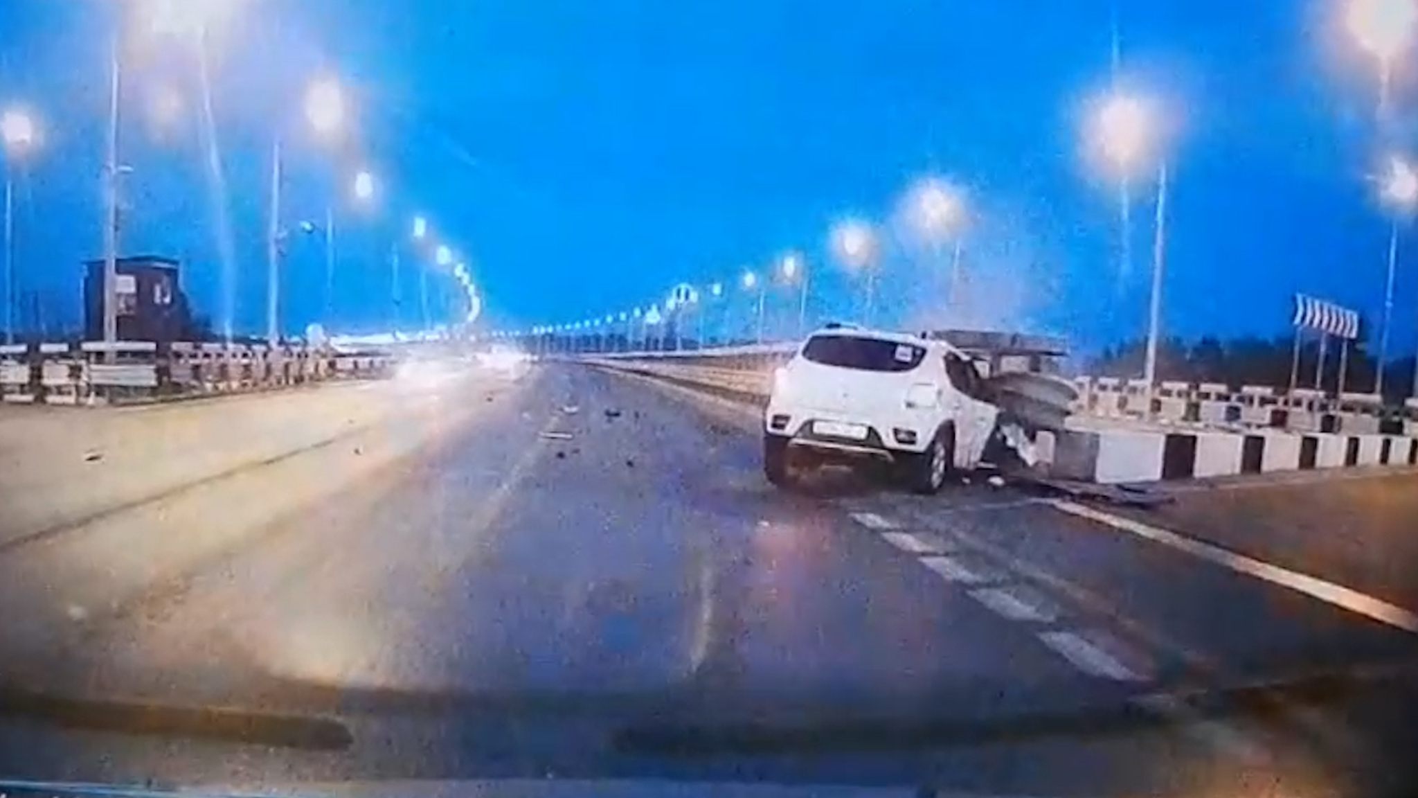 В ДТП на мосту через Волгу погибли двое детей