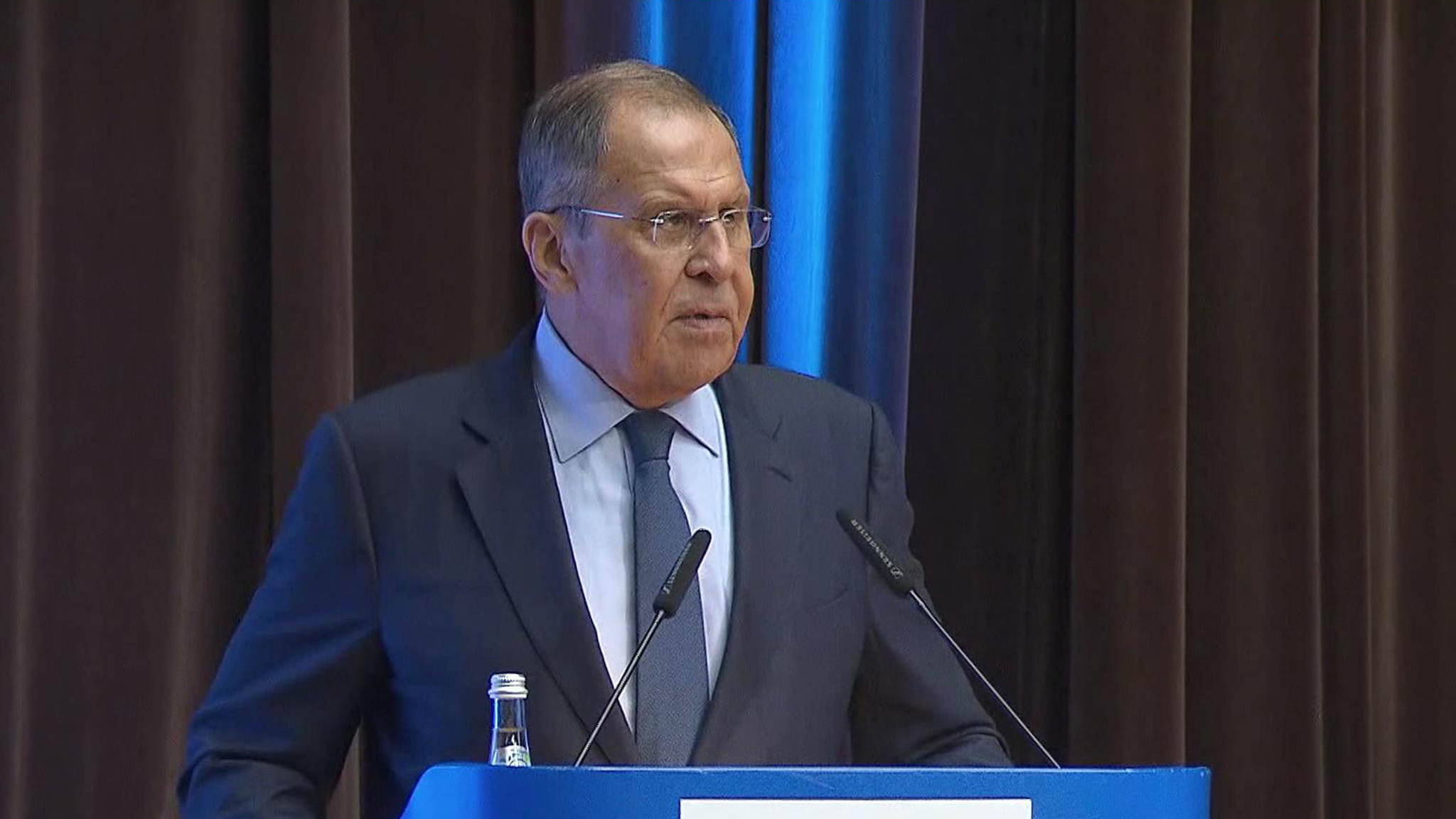 Лавров выступил перед студентами и преподавателями МГИМО