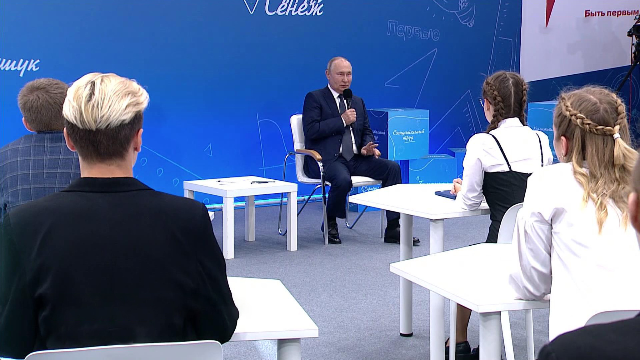 Путин рассказал о семье и побывал на родине предков