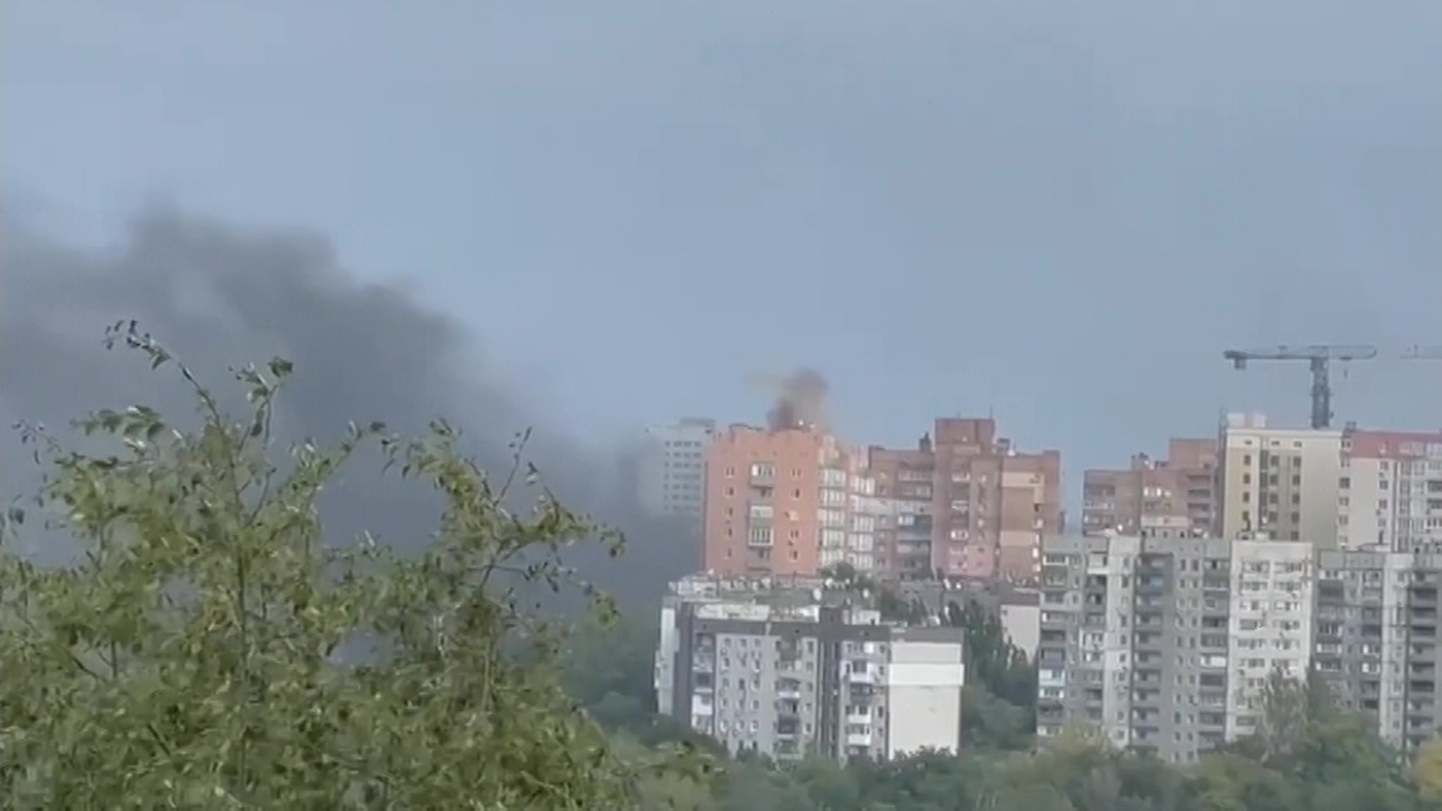 Два человека были ранены при обстрелах Донецка