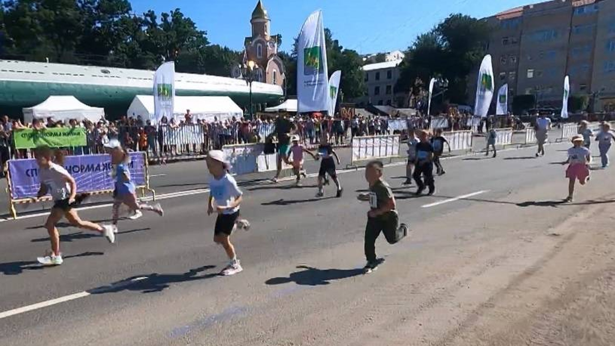 Маленькие школьники проверили свои силы в "Забеге первых"