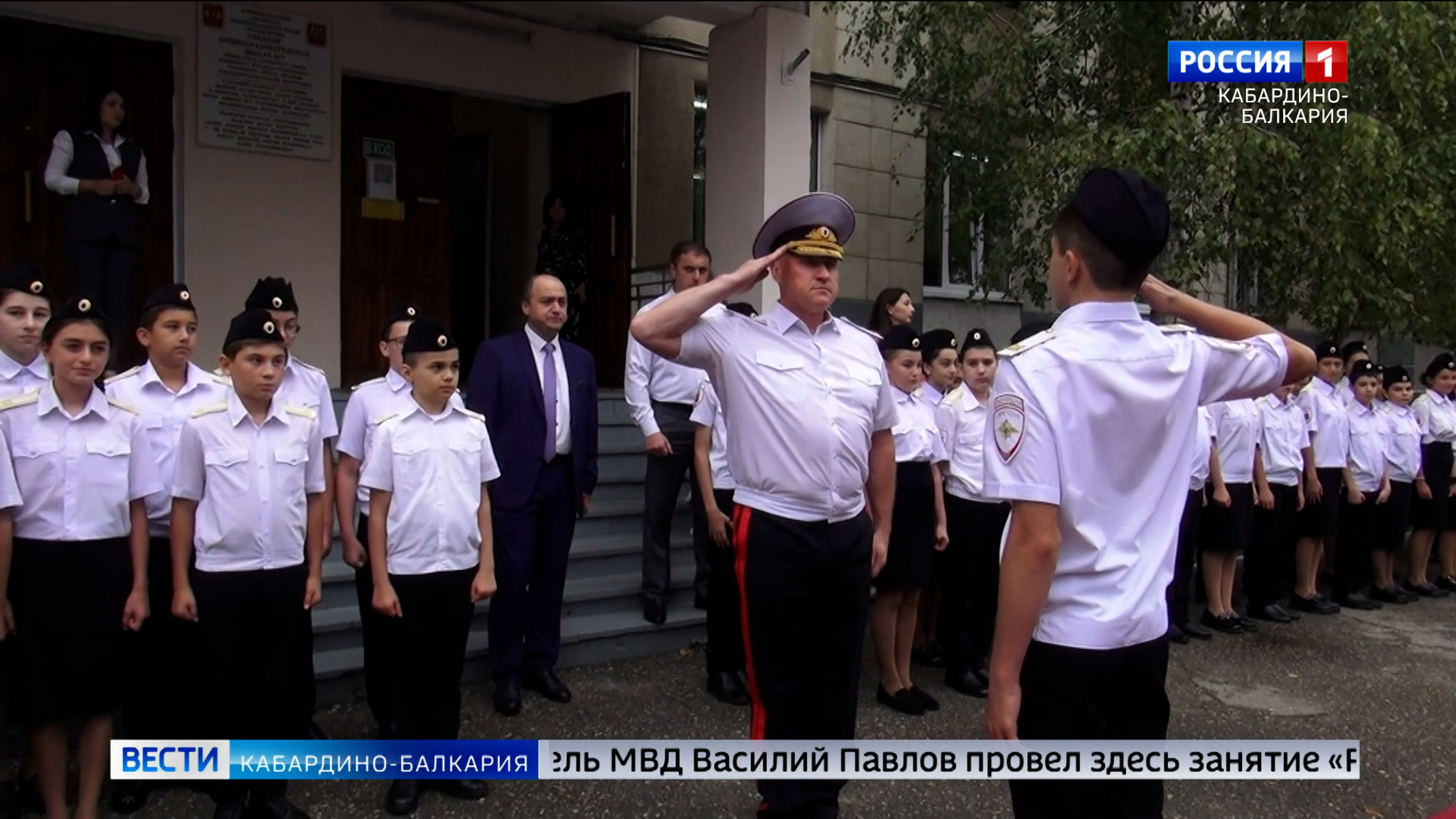 Руководитель МВД по КБР Василий Павлов встретился с кадетами