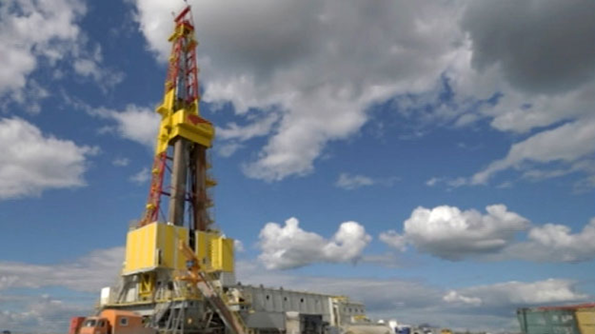 Цены на нефтяных рынках растут