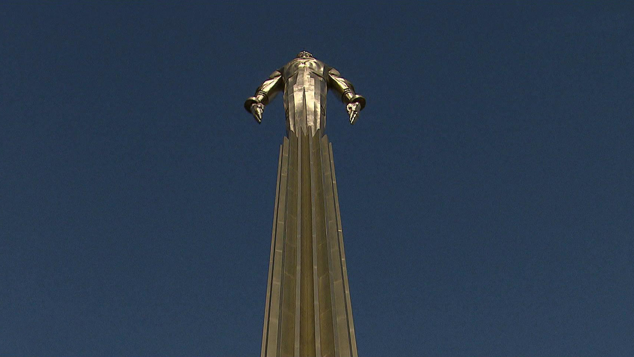 В столице возвращают былой блеск скульптуре Гагарина
