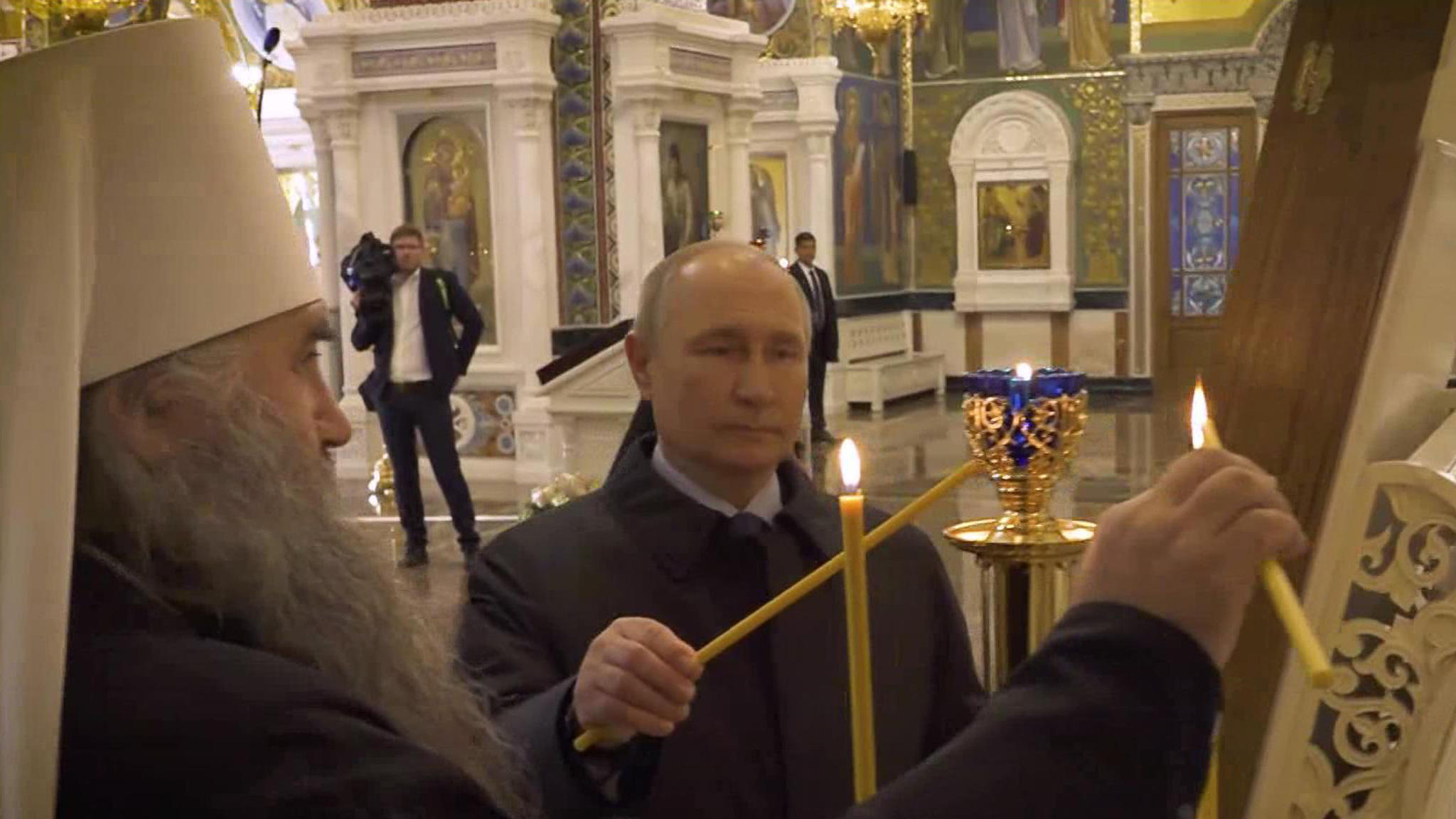 Путин в Дивееве: мобильными репортерами стали даже монахини