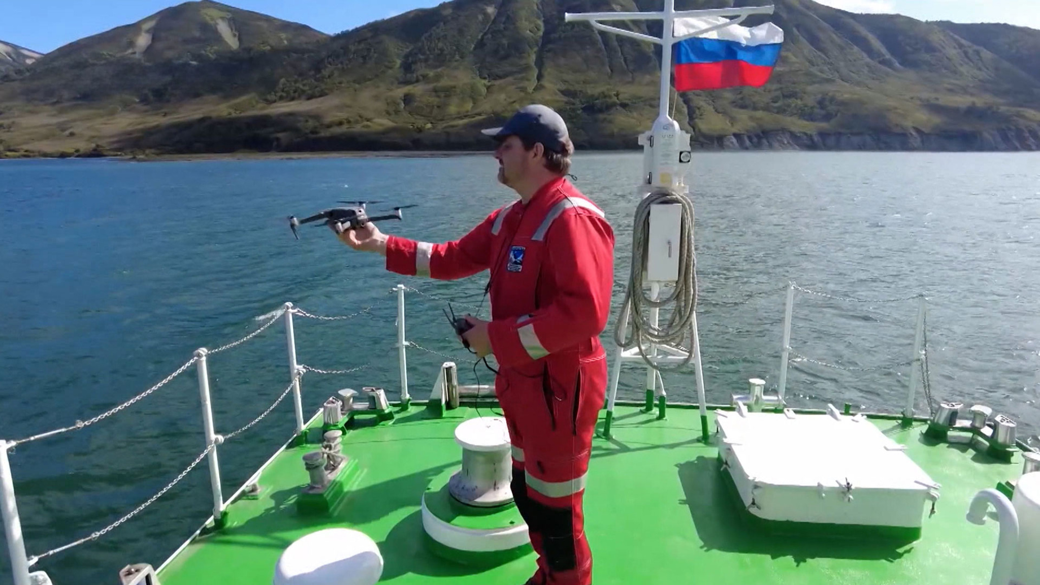 В ледяной воде и без спасжилетов: катание на сапах закончилось трагедией