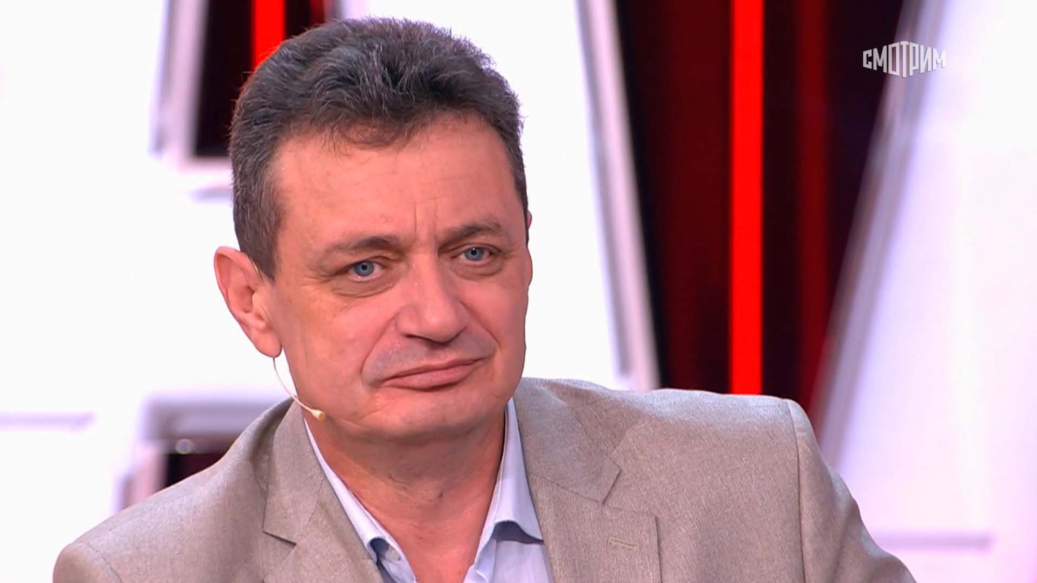 Вопрос вопросов: как тело умершего режиссера больше года пролежало дома