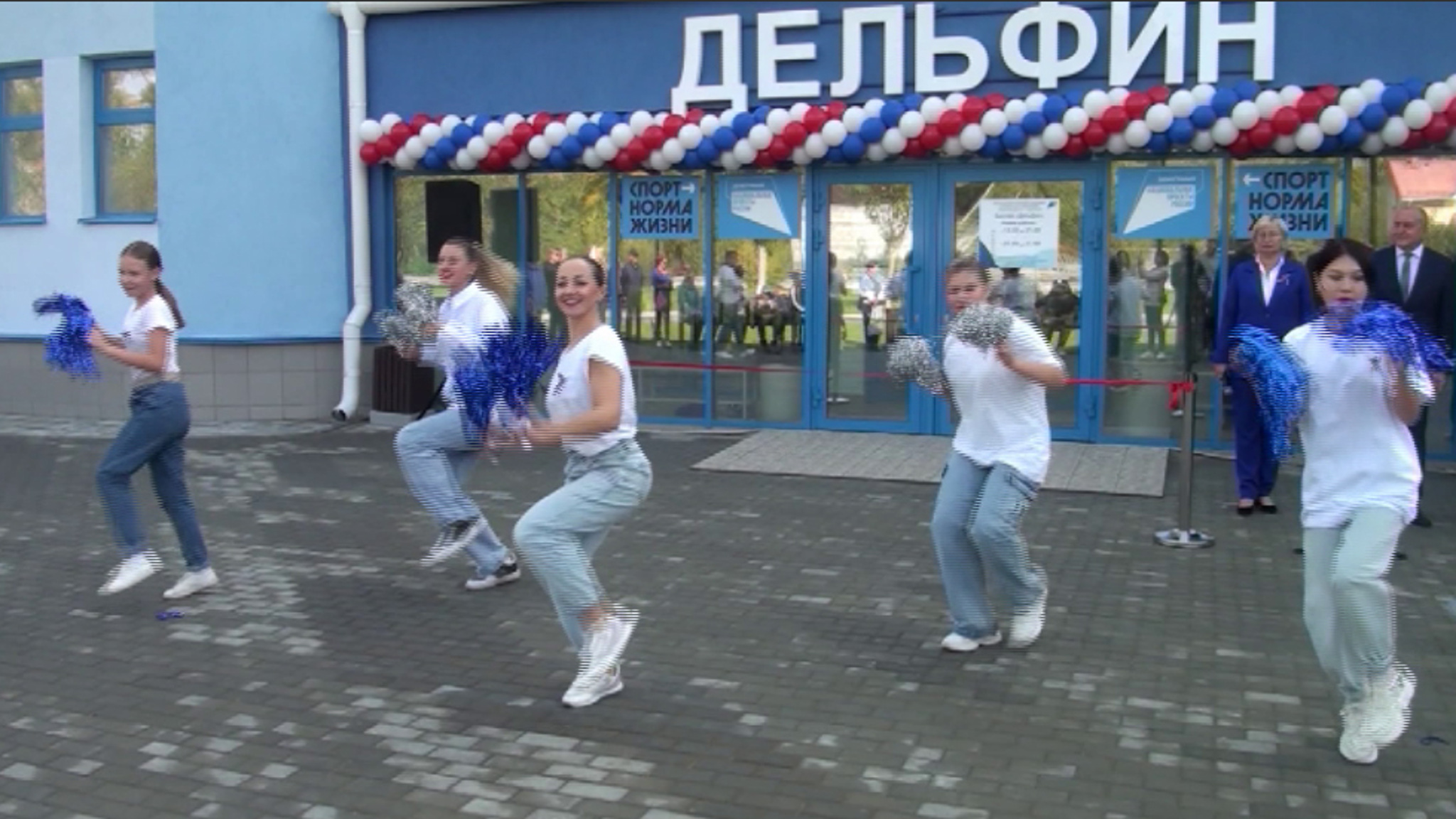В поселке Цементный после реконструкции открылся бассейн