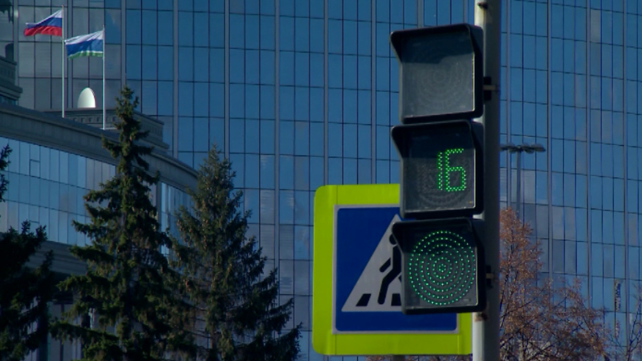 В Екатеринбурге появилось 27 "умных" светофоров  