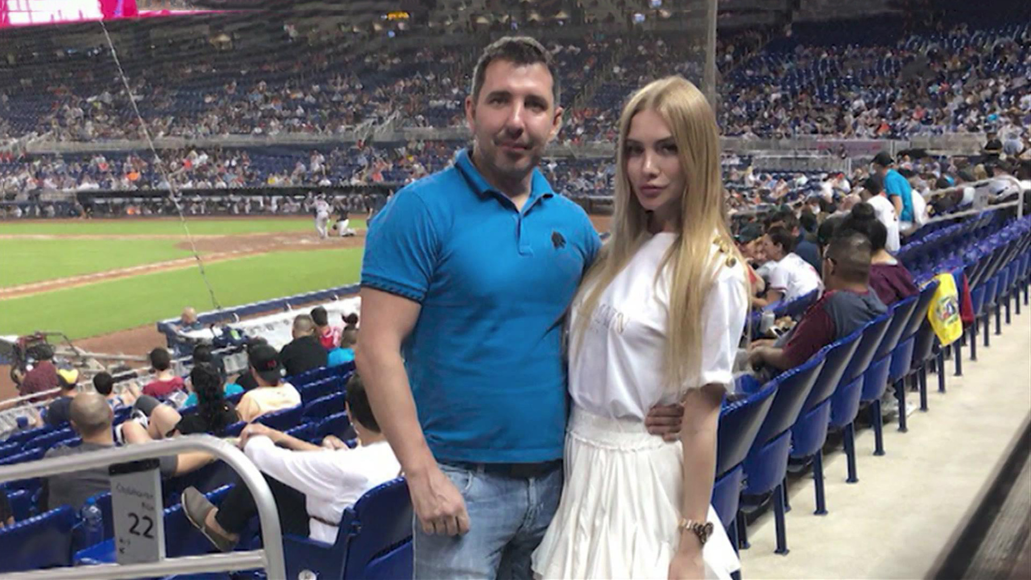 Возлюбленный обманом завладел машиной и деньгами москвички