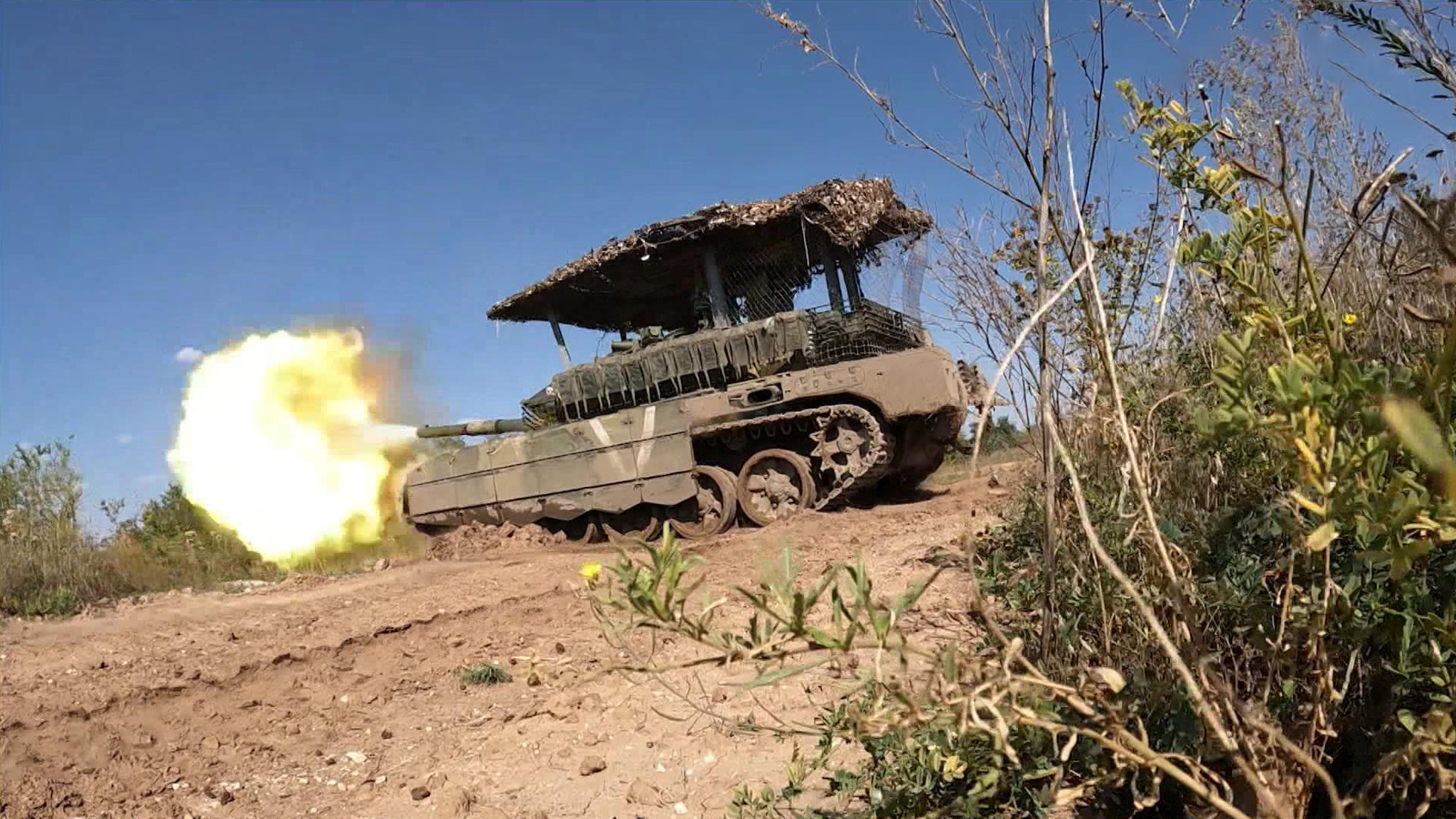 Российские военные продолжают отражать атаки ВСУ