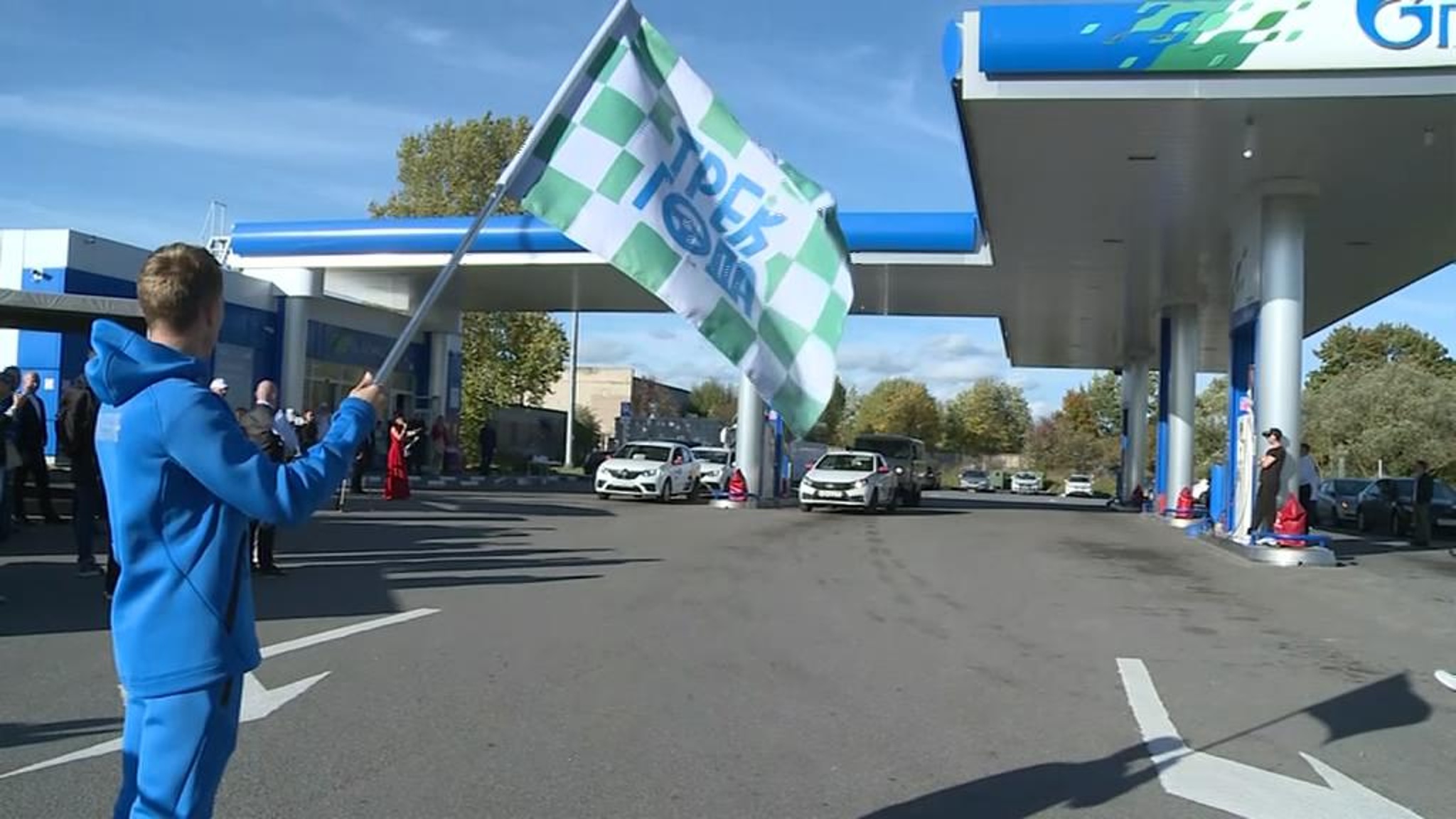 В Петербурге стартовал уникальный экологический народный пробег "Трек года"