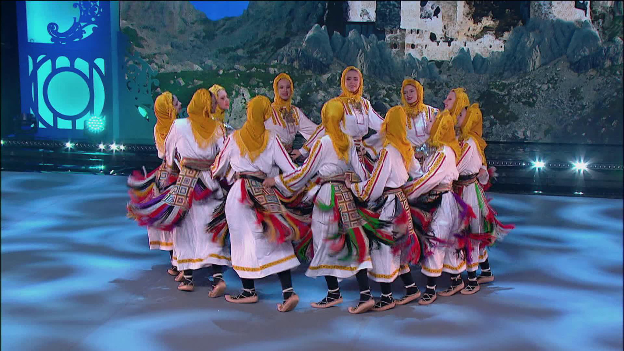 Новый выпуск "Больших и маленьких" уже завтра в эфире!
