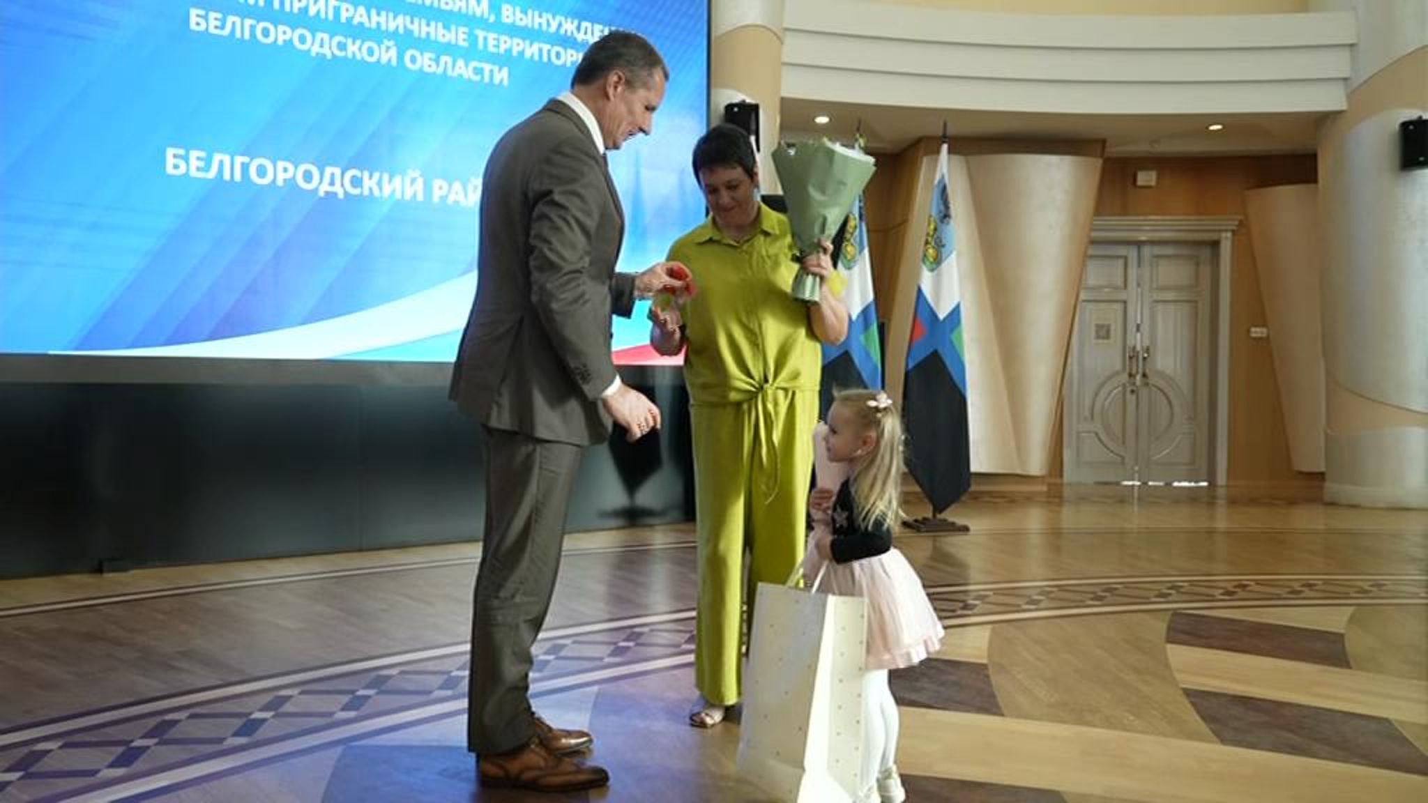 Пострадавшие от обстрелов ВСУ белгородцы получили новое жилье