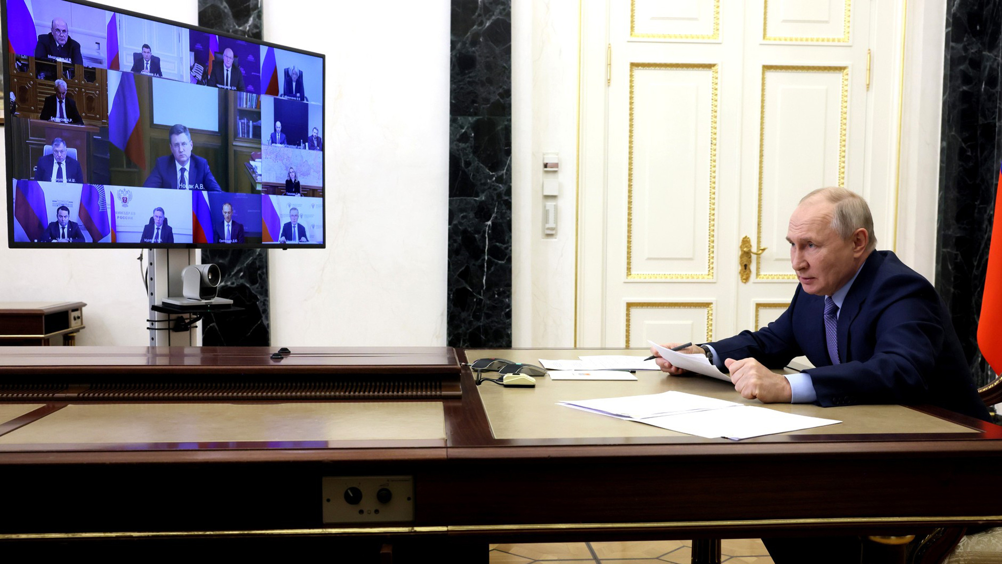 Президент отметил важность контроля цен на топливо