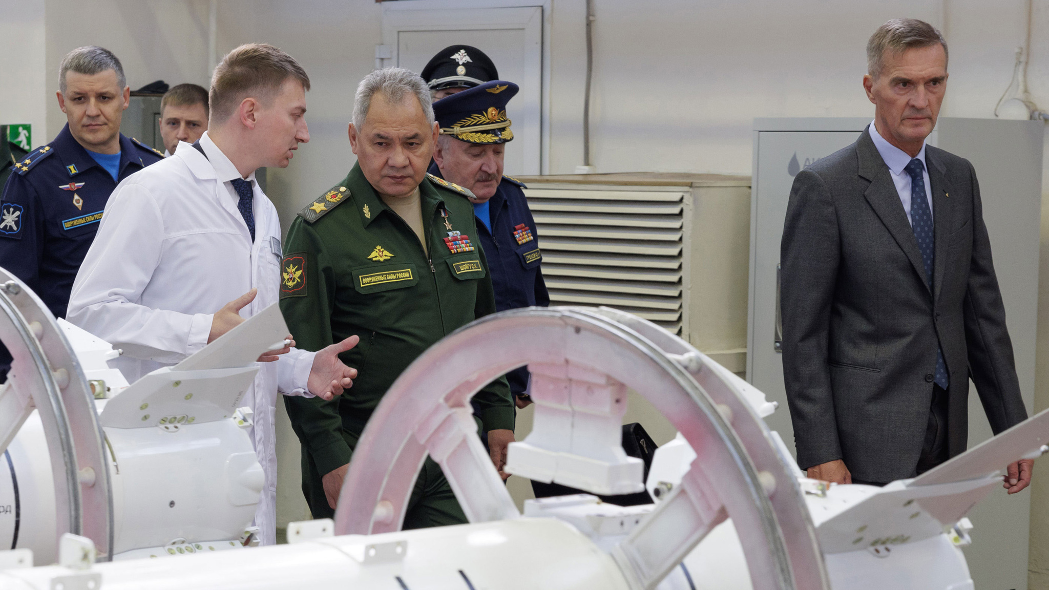 Шойгу проверил, как работает один из гигантов отечественного ОПК