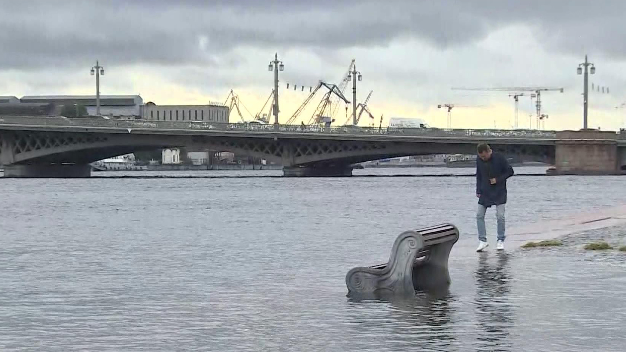 Петербуржцы и гости города смогут пережить погоду всех четырех сезонов