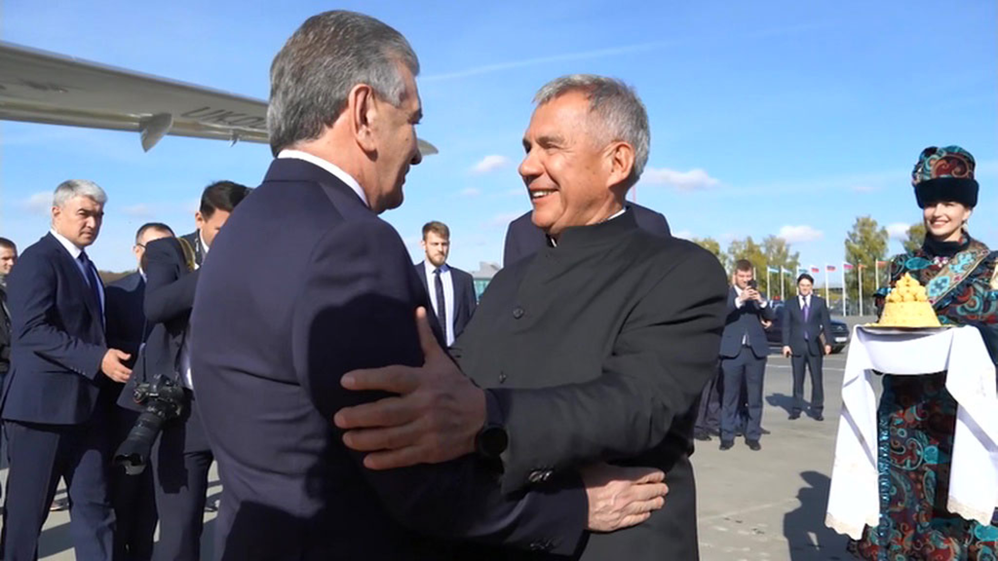Президент Узбекистана прибыл в Казань