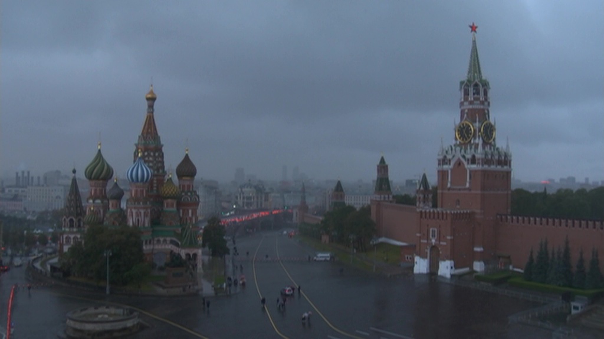 Москва приготовилась к первому снегу