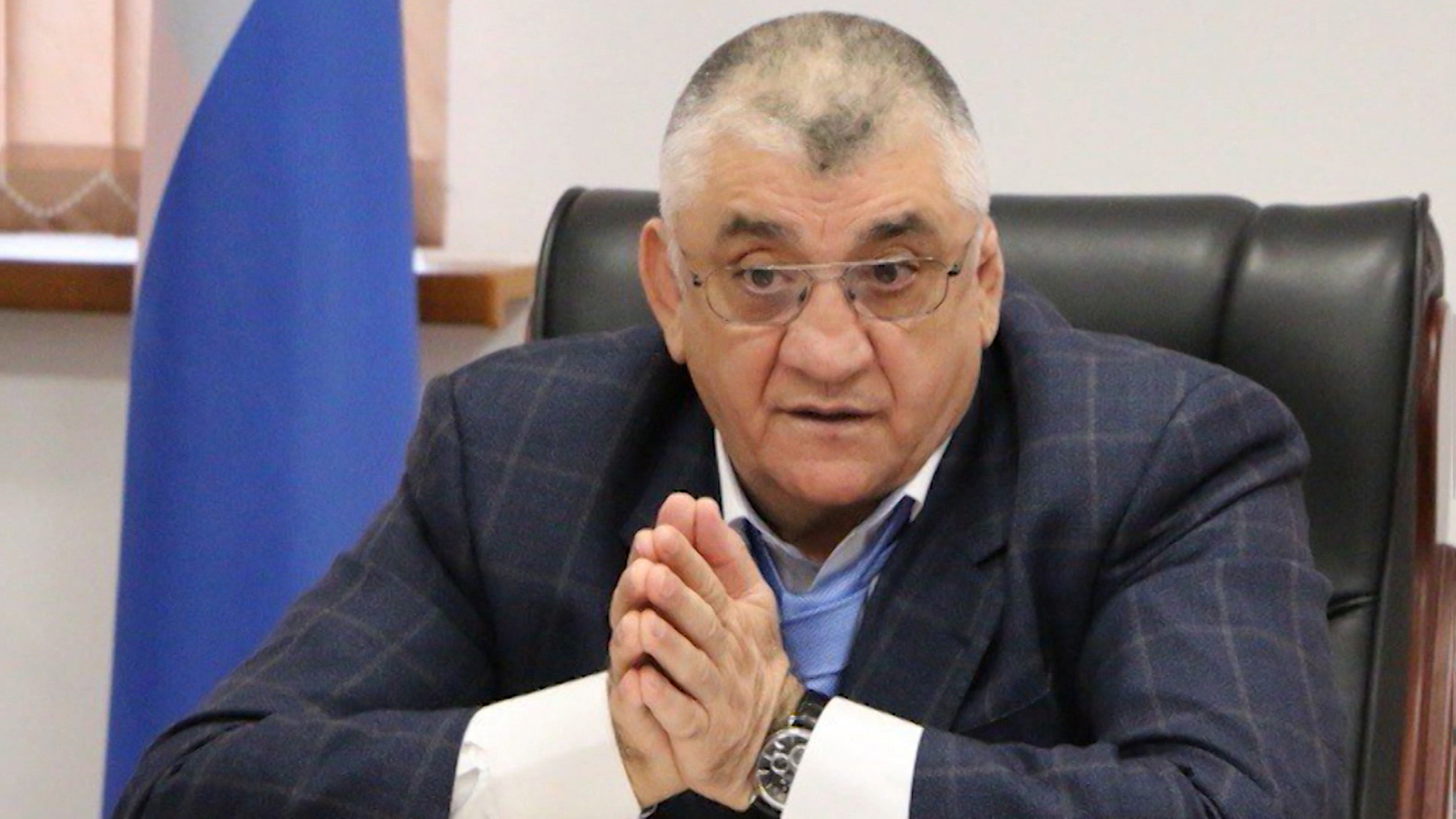 В особняке мэра Кизилюрта нашли черную икру на миллион