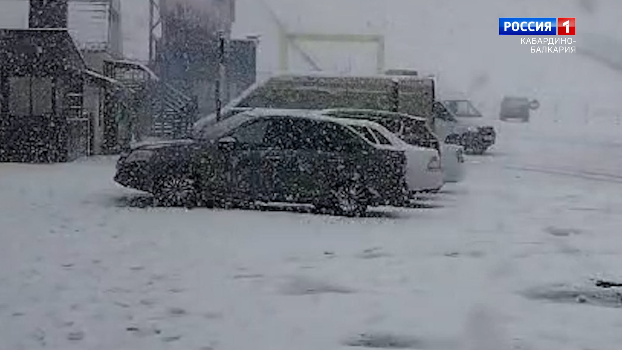 В Эльбрусском районе пошел снег