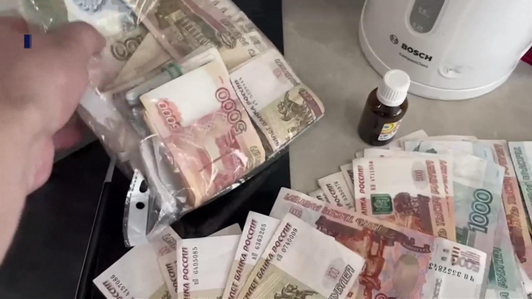 Банду аферистов поймали в Новосибирске