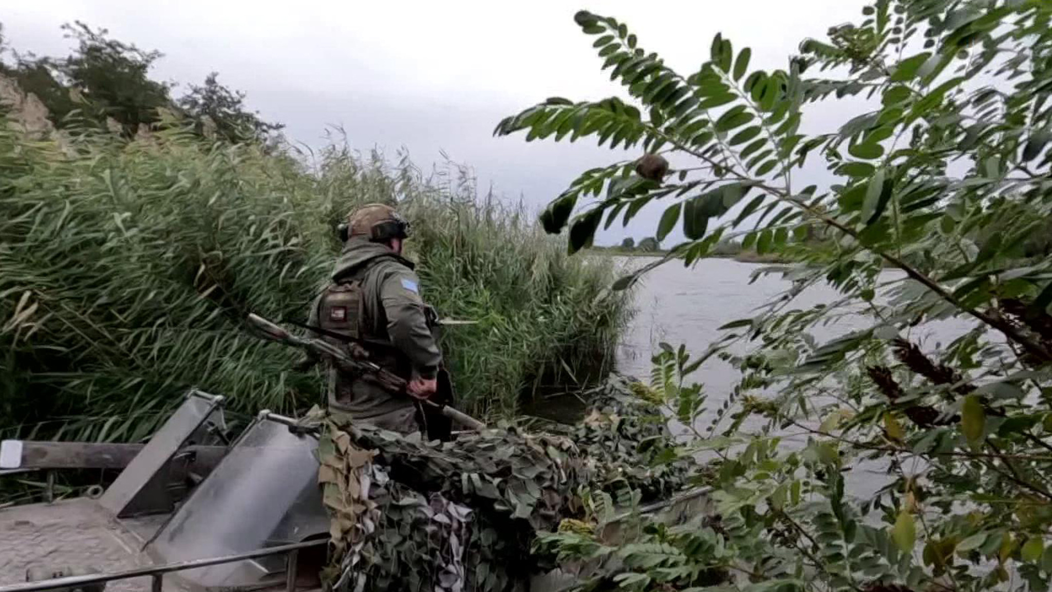 На берегах Днепра идут позиционные артиллеристские дуэли
