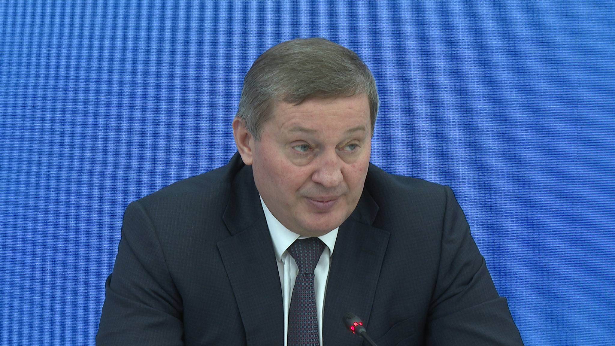 Спецавтомобили и реабилитация: волгоградский губернатор отметил региональную поддержку бойцов СВО